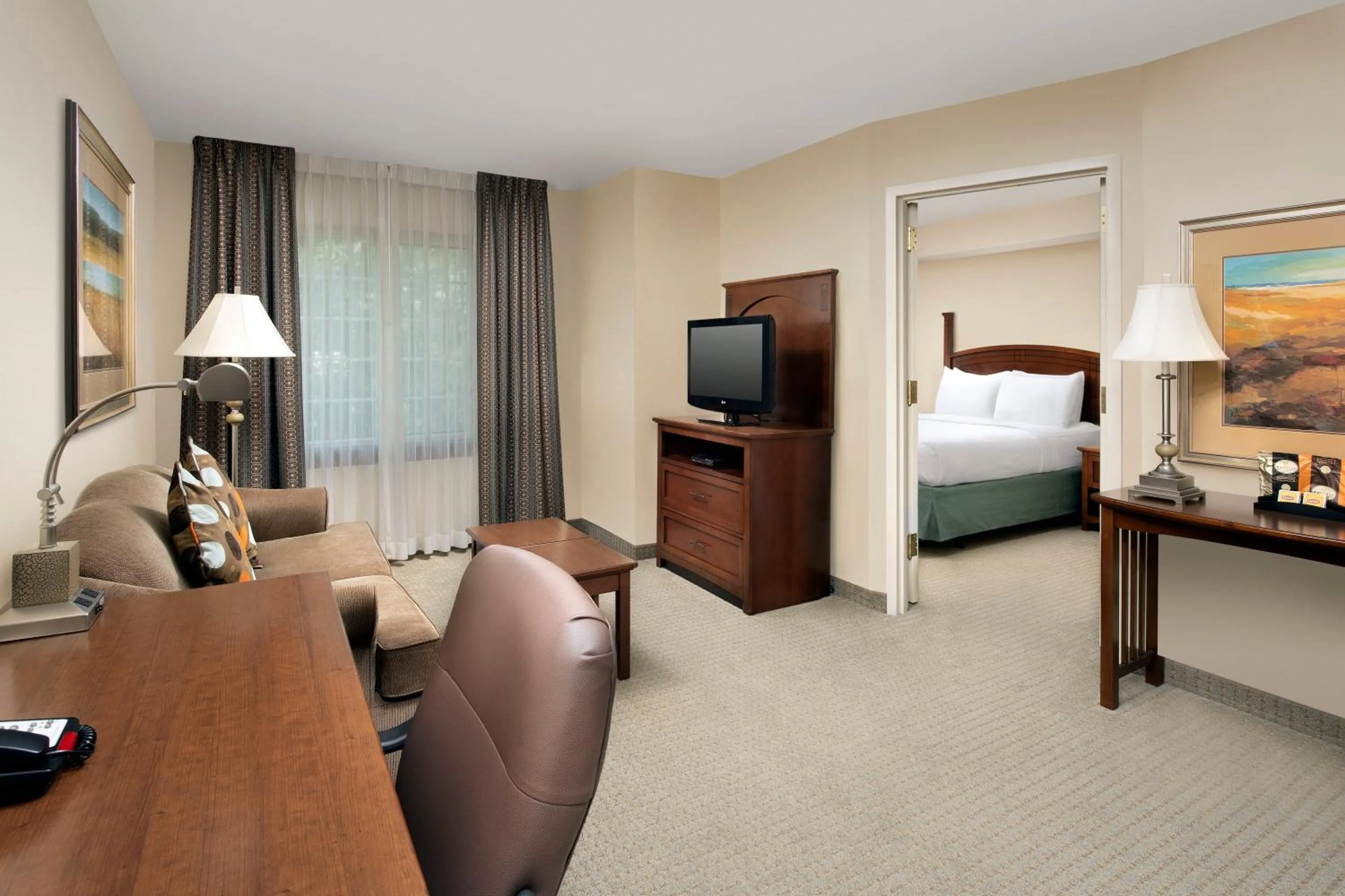 Bed in Staybridge Suites North Brunswick by IHG