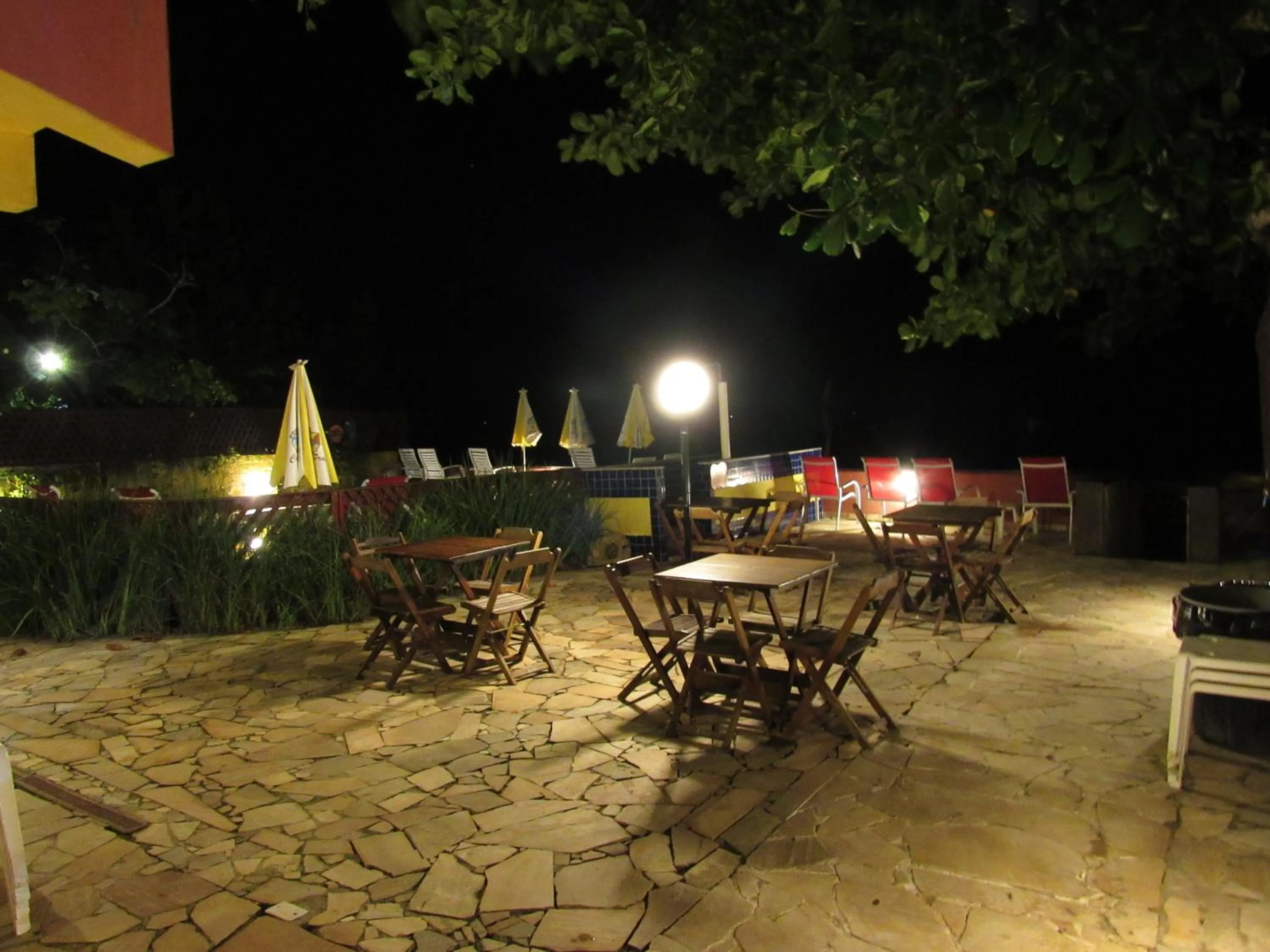 Restaurant/places to eat in Pousada Casa na Praia