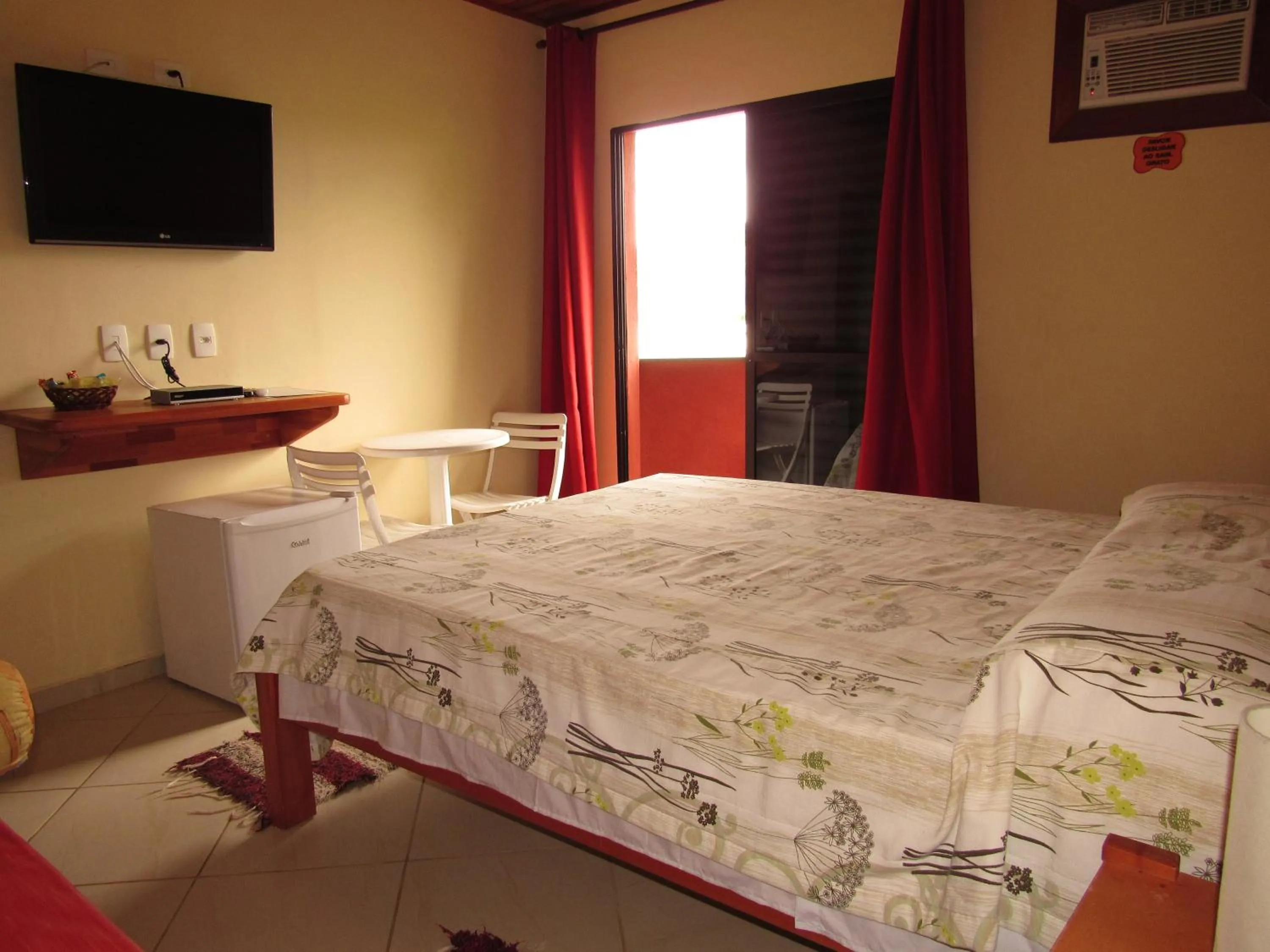 TV and multimedia, Bed in Pousada Casa na Praia