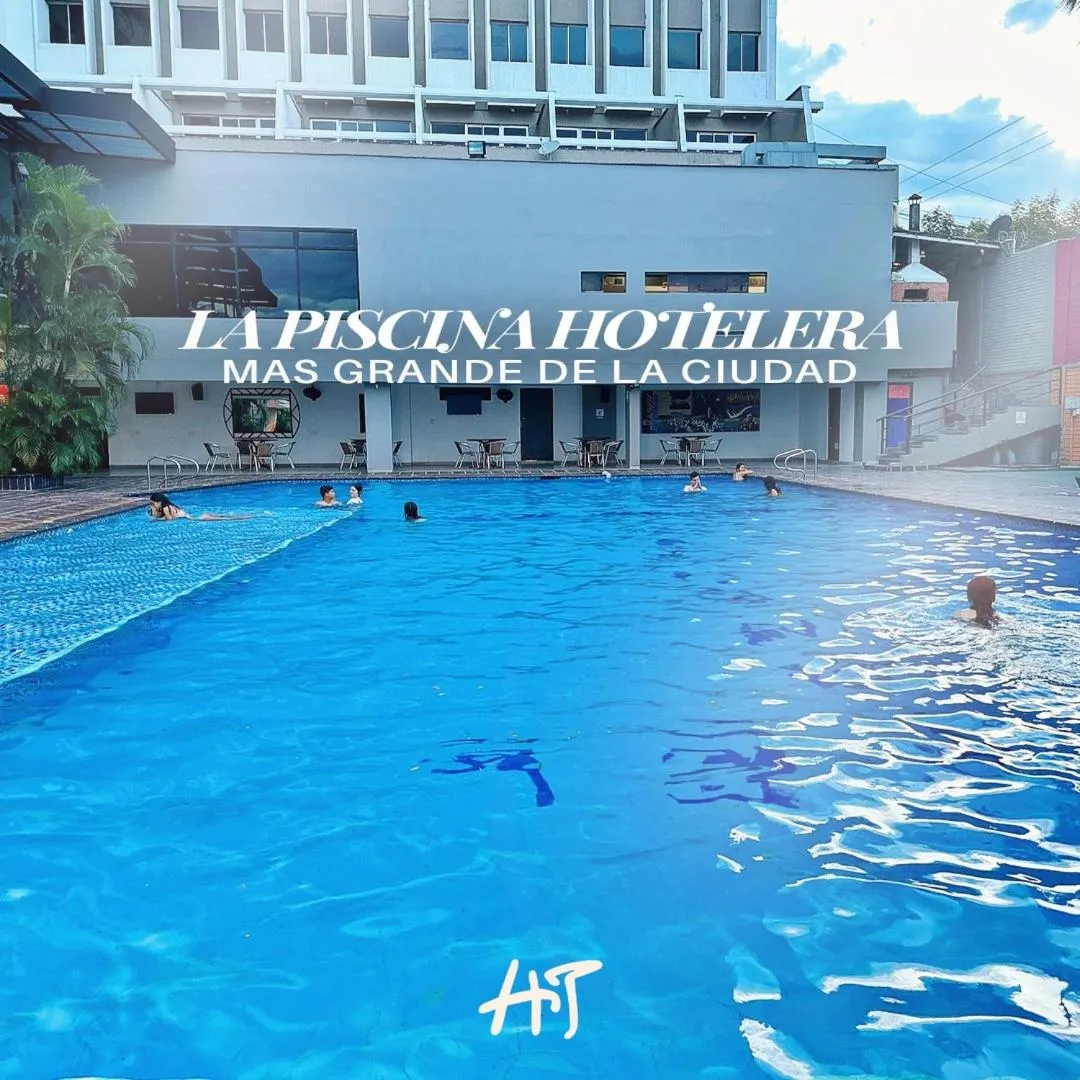 Swimming pool in Hotel Tonchalá