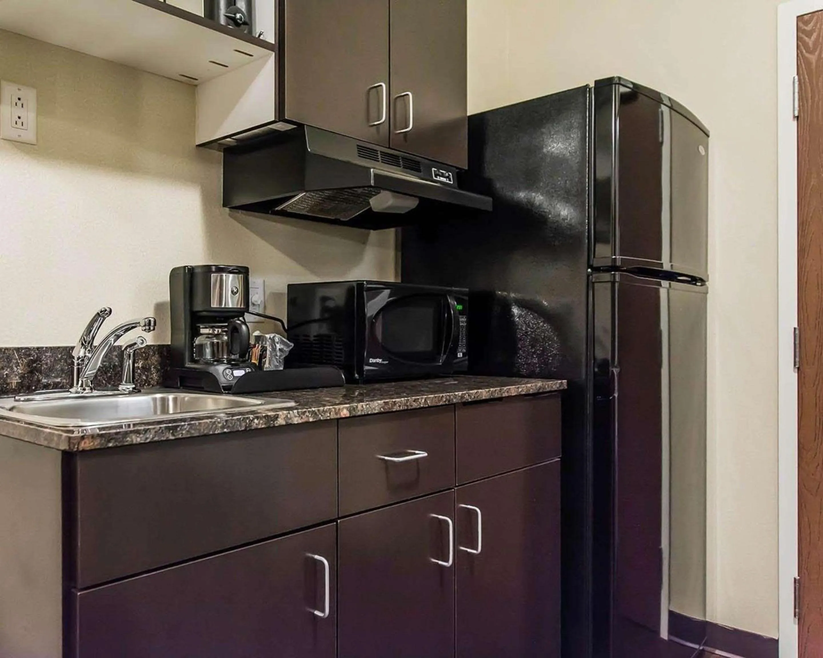 Photo of the whole room in Quality Inn