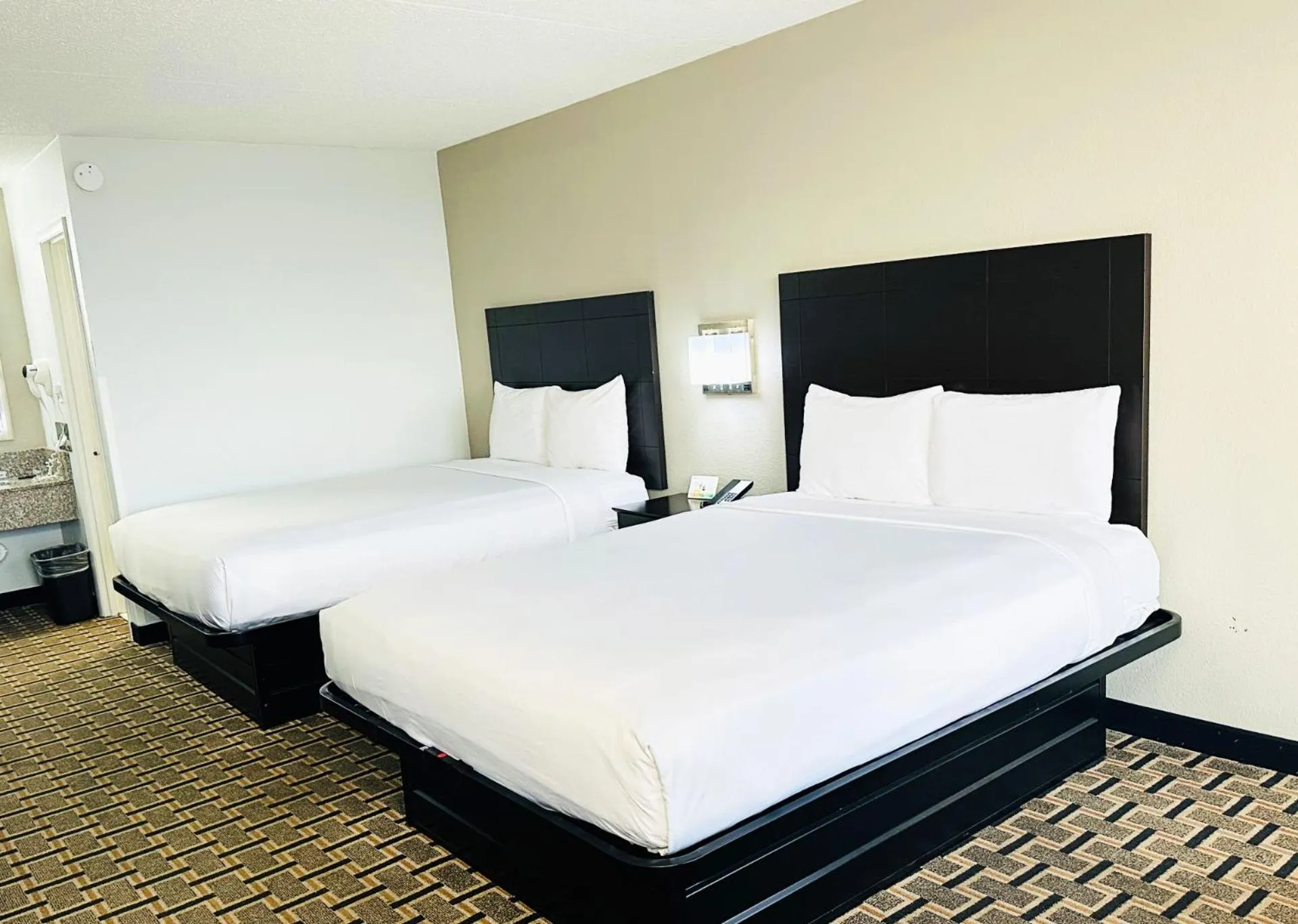 Bed in Fiddlers Inn Opryland