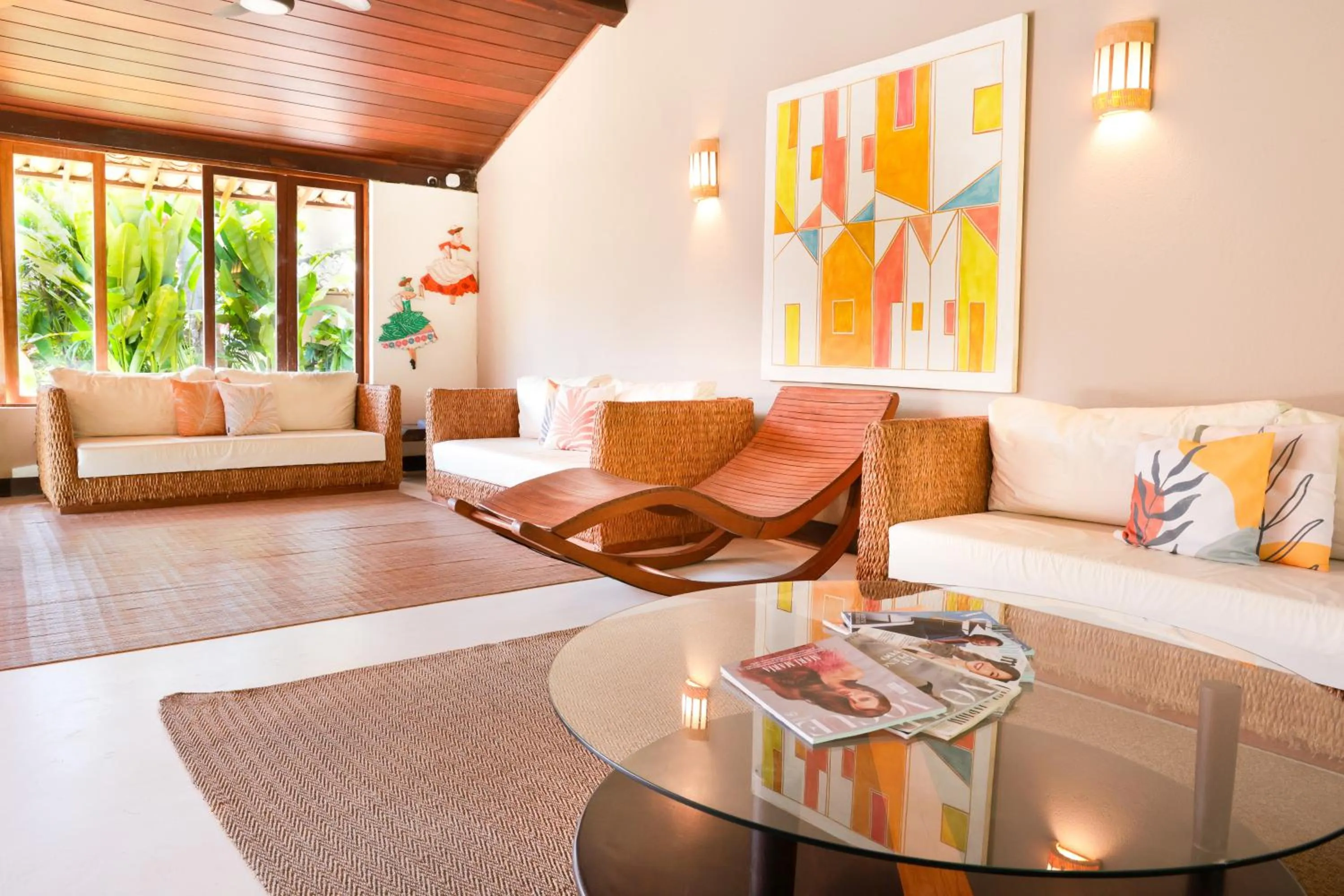 Communal lounge/ TV room in Hotel Pousada Coqueiros