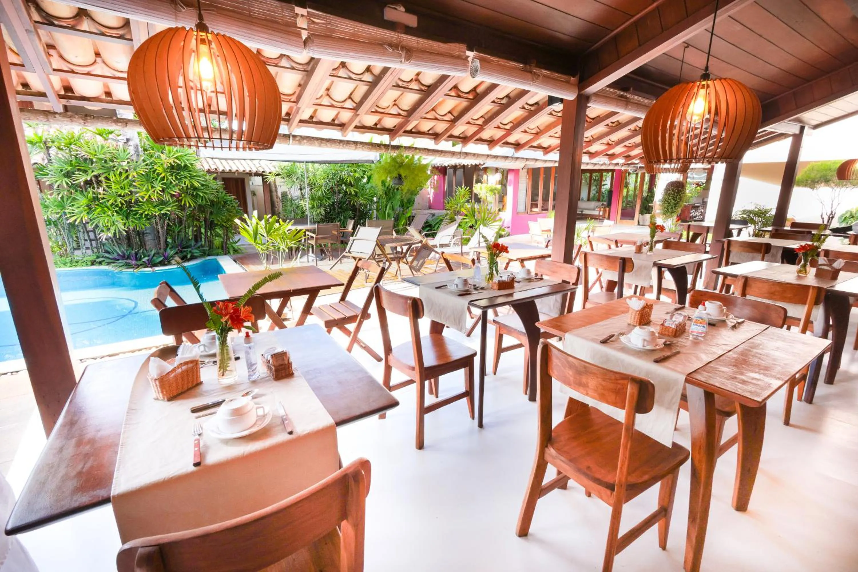 Restaurant/places to eat in Hotel Pousada Coqueiros