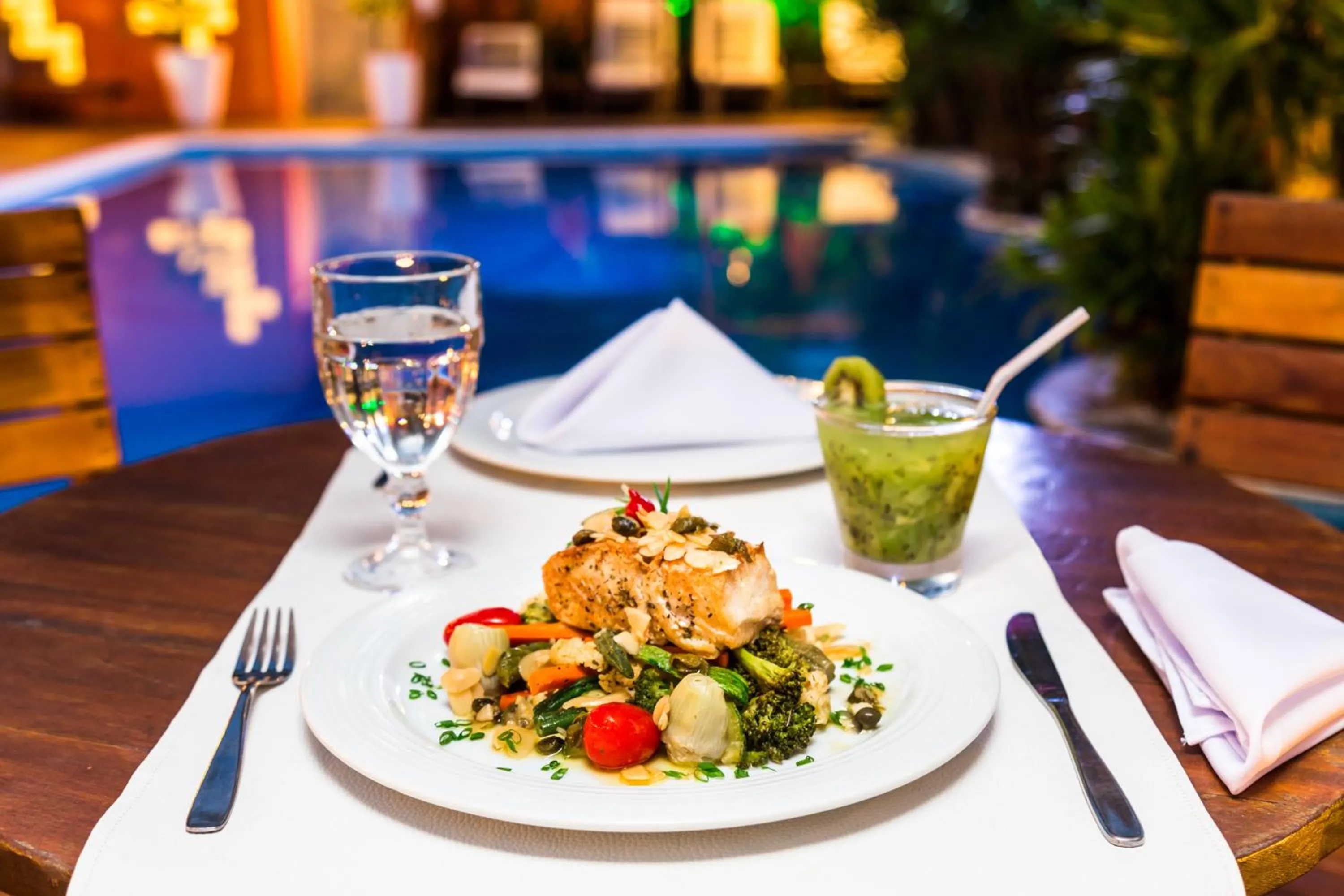 Restaurant/places to eat in Hotel Pousada Coqueiros