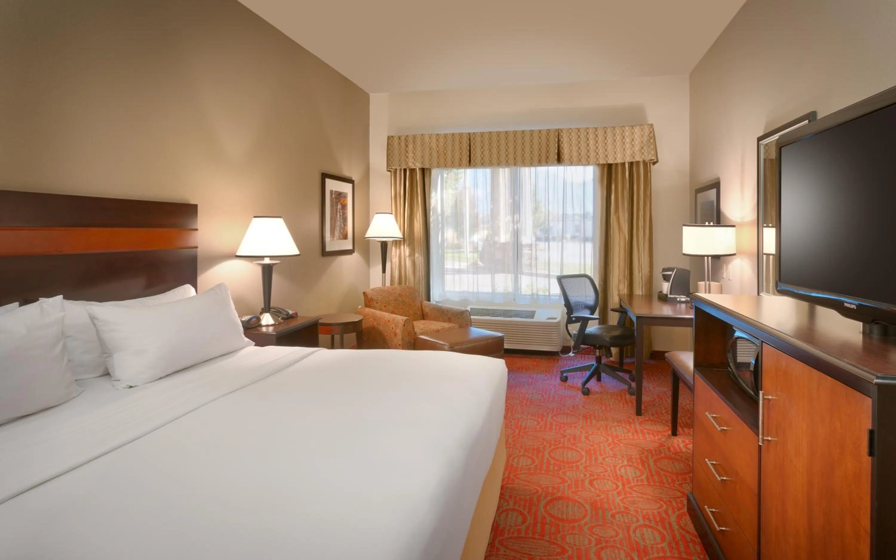 Photo of the whole room, Bed in Holiday Inn Express & Suites Orem-North Provo