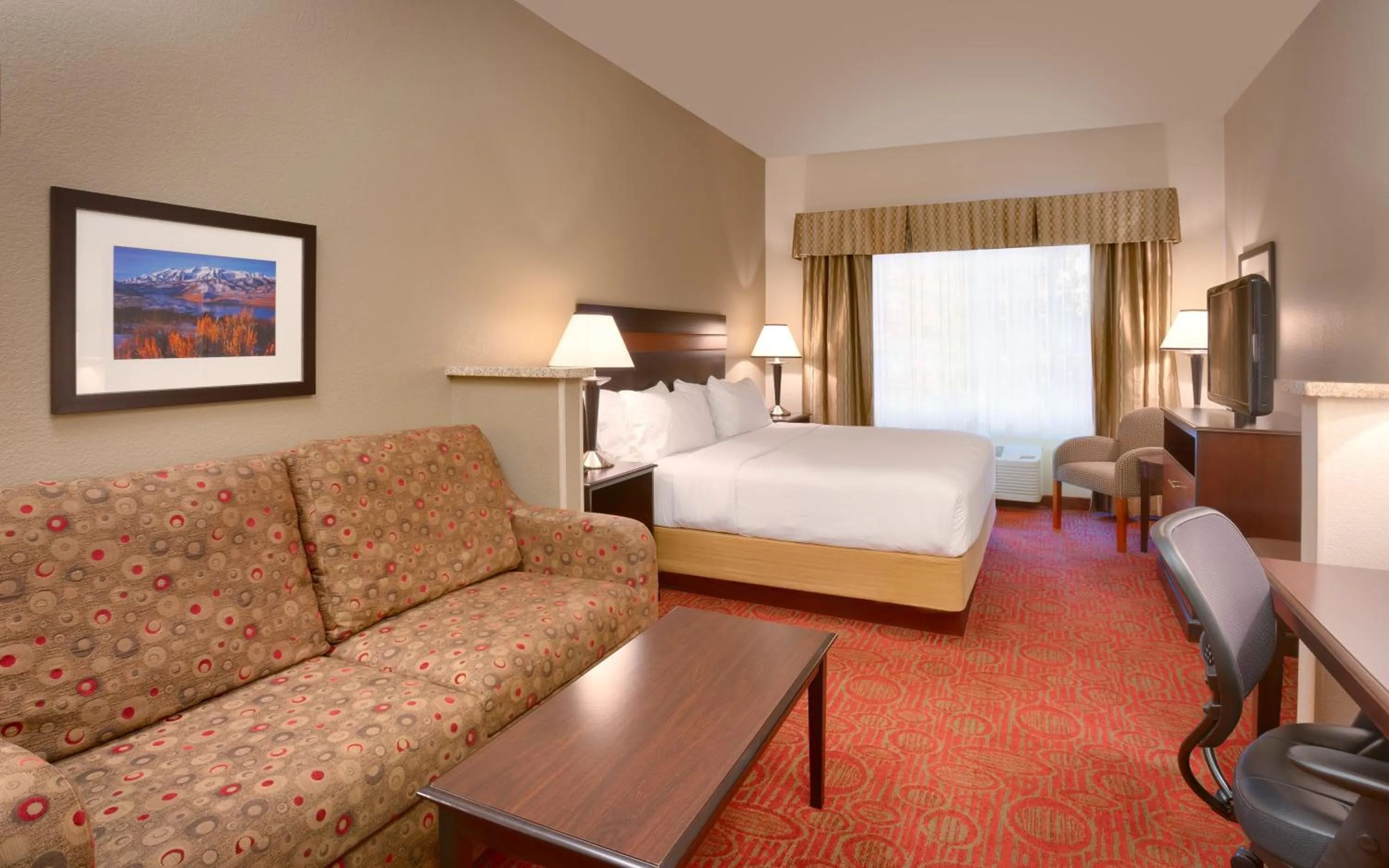 Photo of the whole room, Bed in Holiday Inn Express & Suites Orem-North Provo