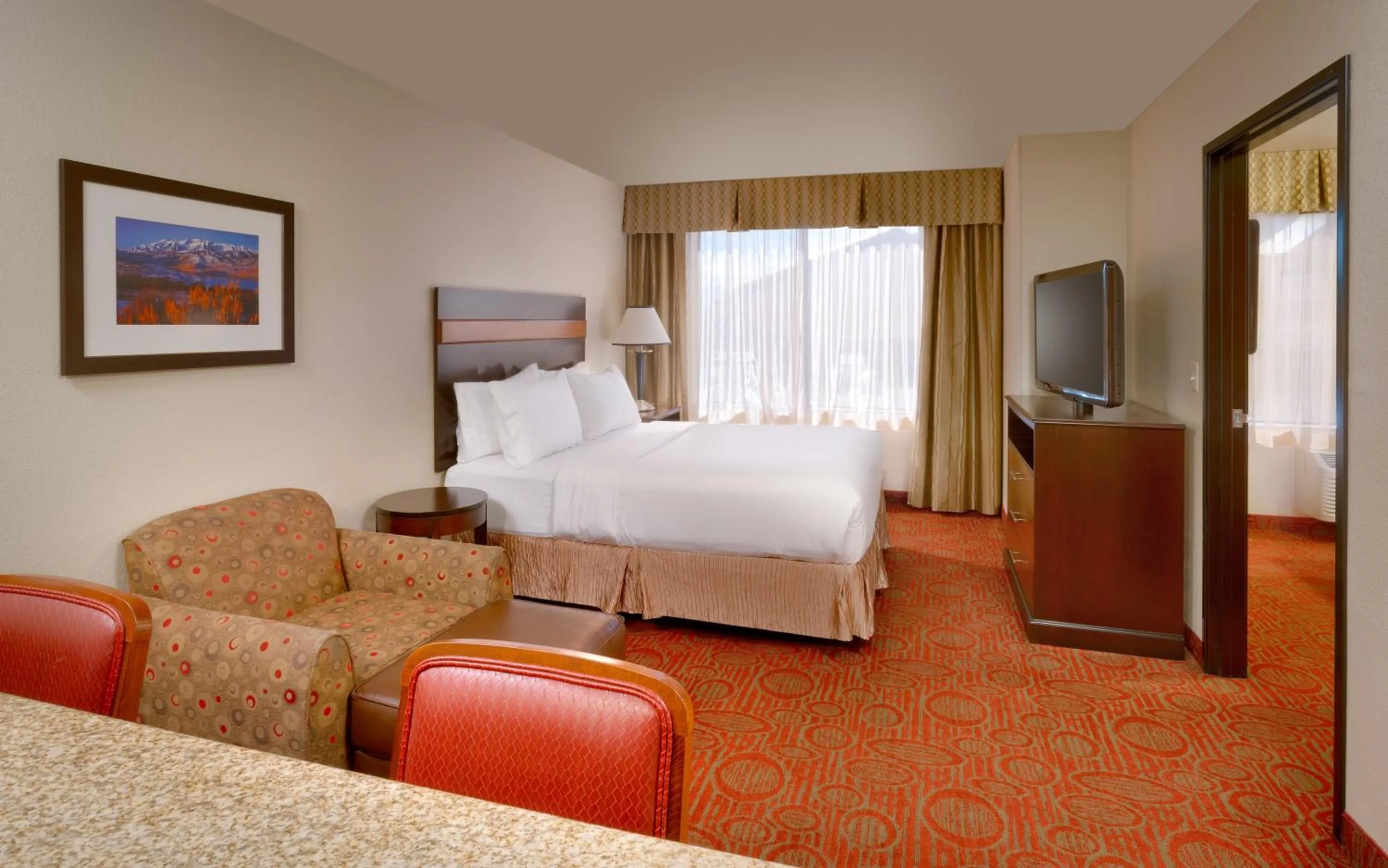 Photo of the whole room, Bed in Holiday Inn Express & Suites Orem-North Provo