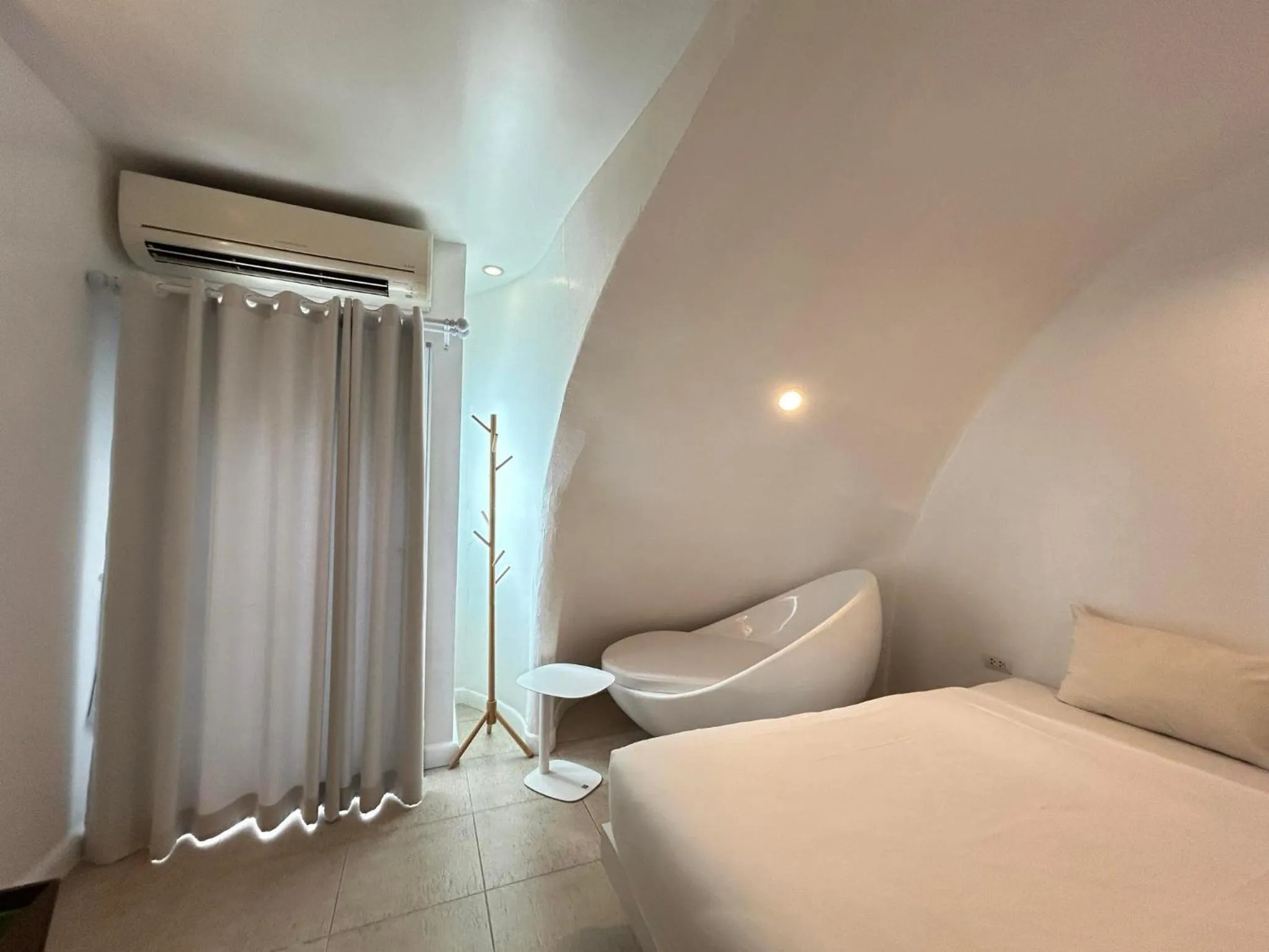 Bed in Benyada Lodge - Surin Beach