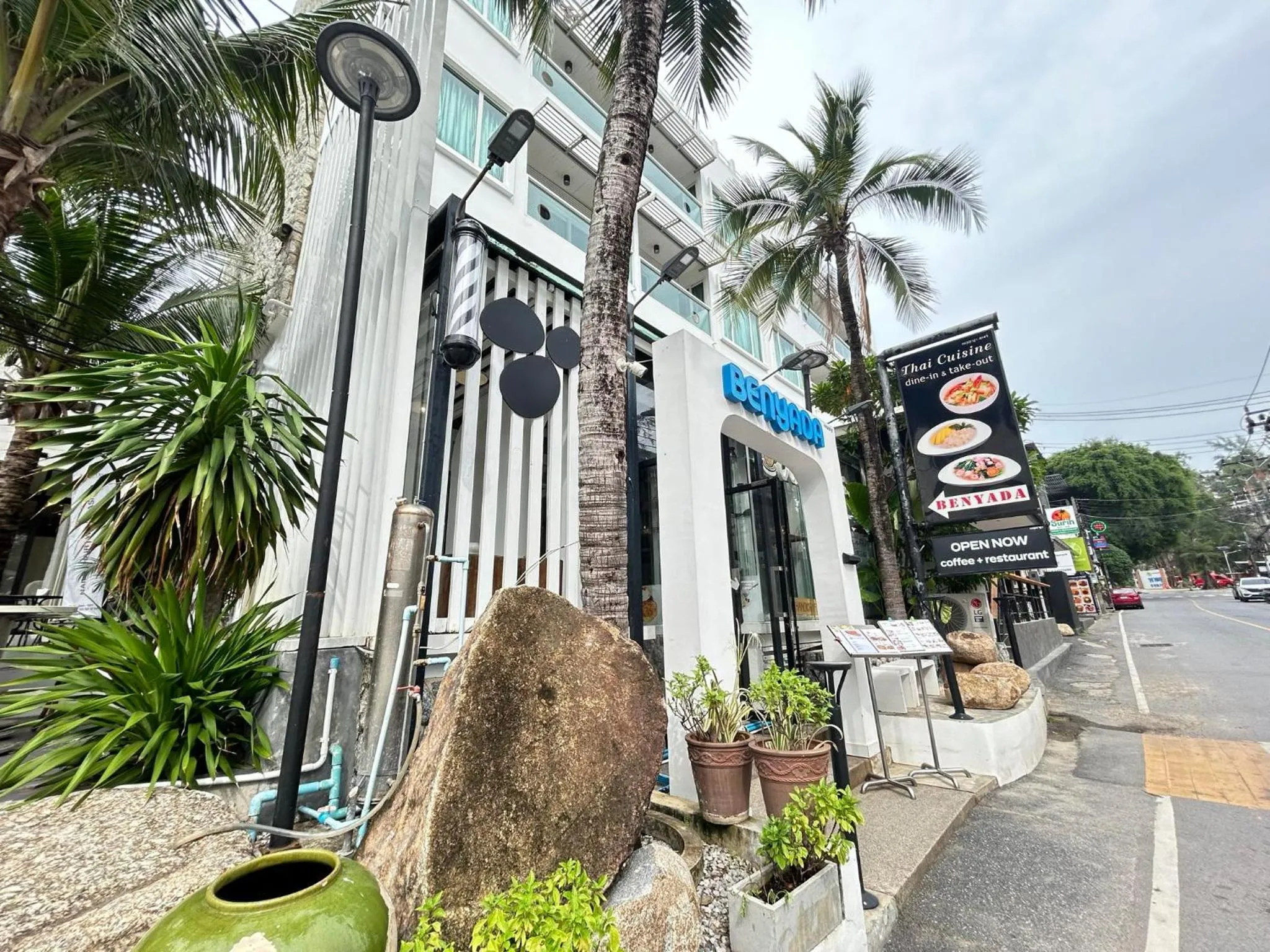 Property building in Benyada Lodge - Surin Beach