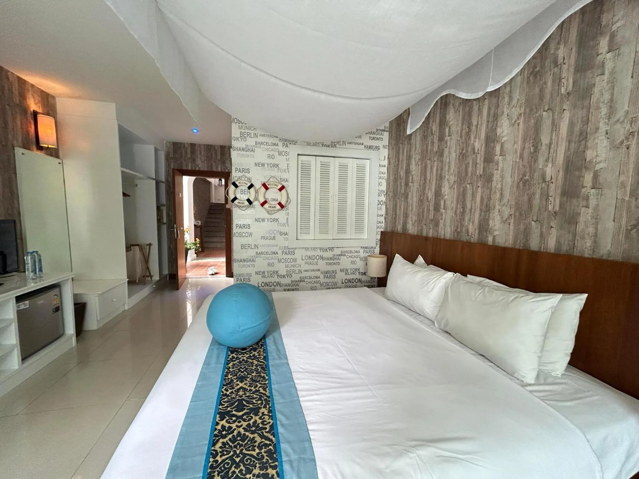 Bed in Benyada Lodge - Surin Beach
