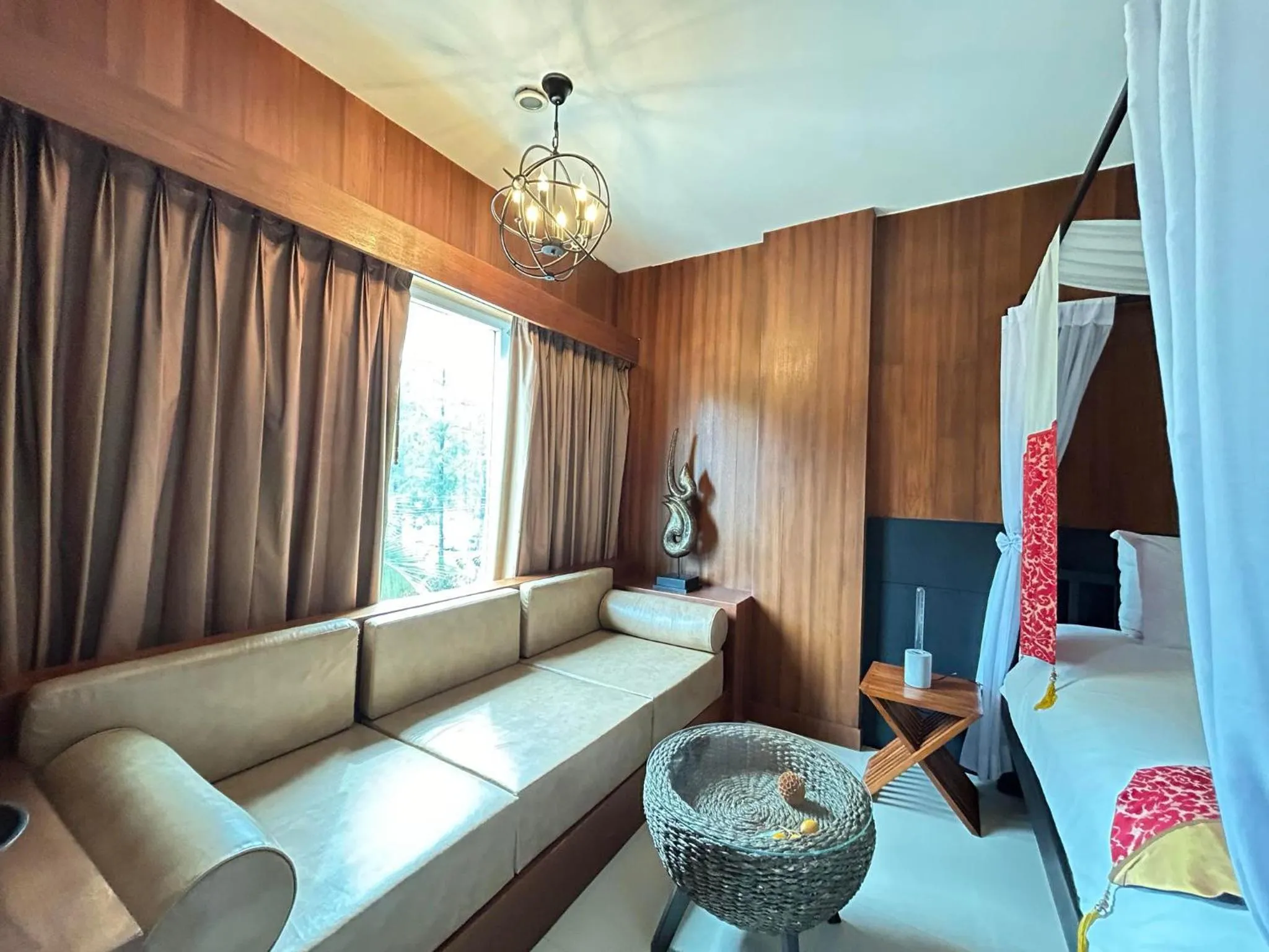 Living room in Benyada Lodge - Surin Beach