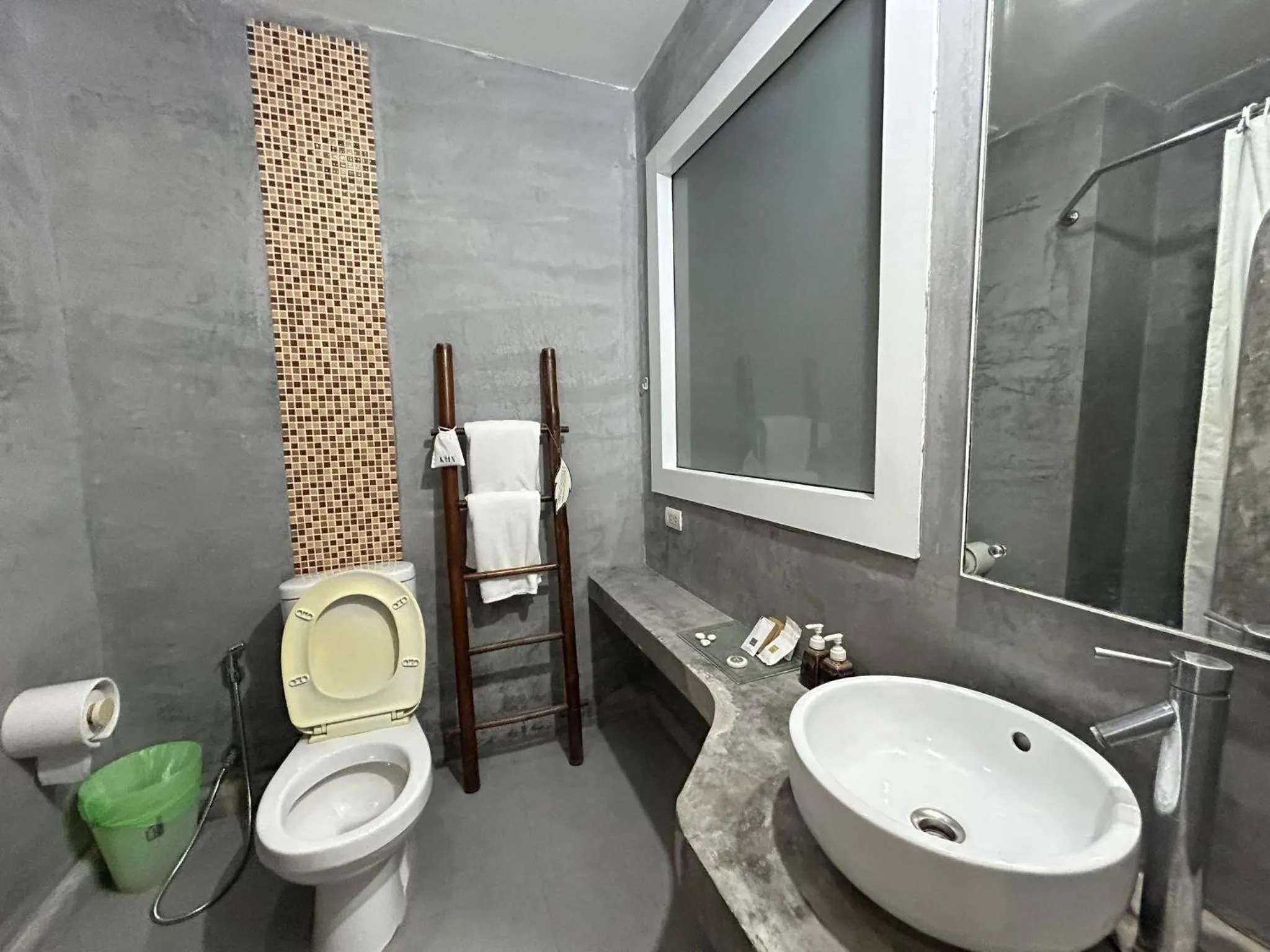 Toilet in Benyada Lodge - Surin Beach