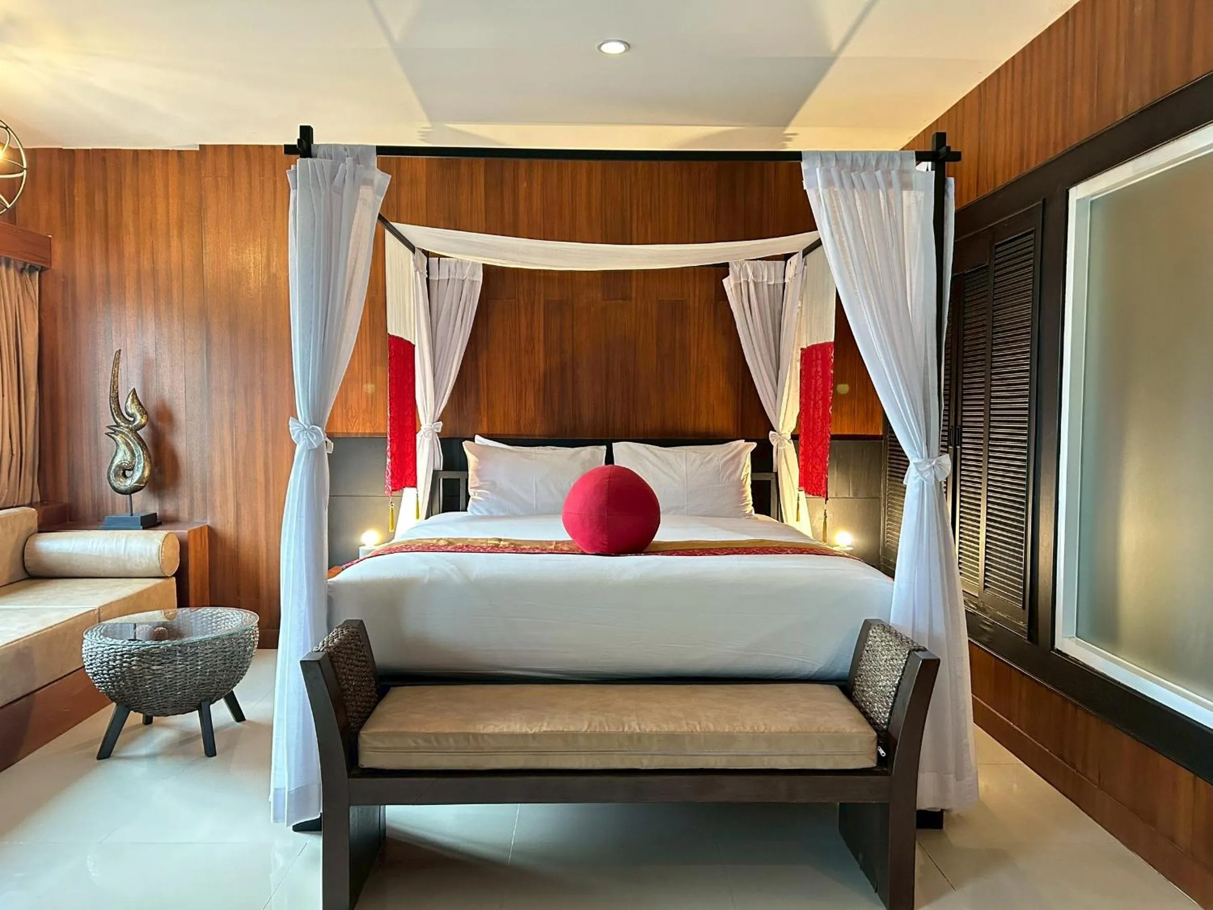 Bed in Benyada Lodge - Surin Beach