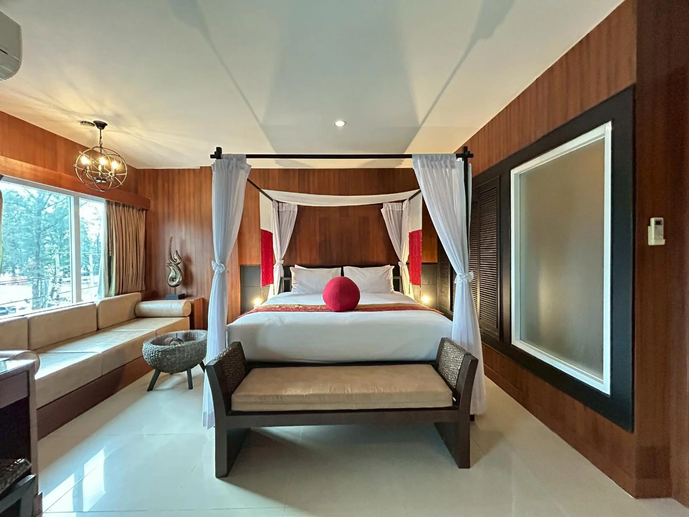 Bed in Benyada Lodge - Surin Beach