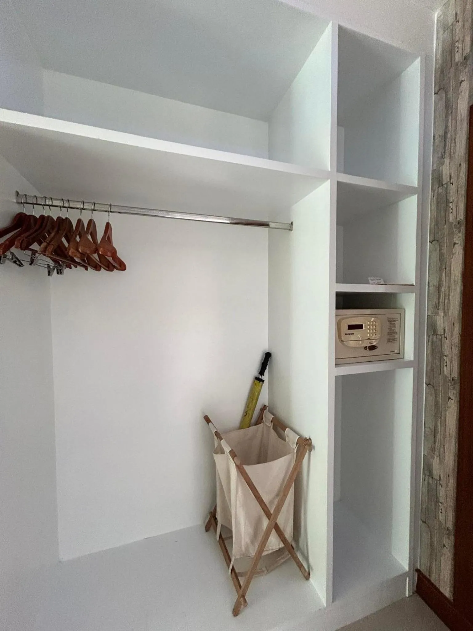 wardrobe in Benyada Lodge - Surin Beach