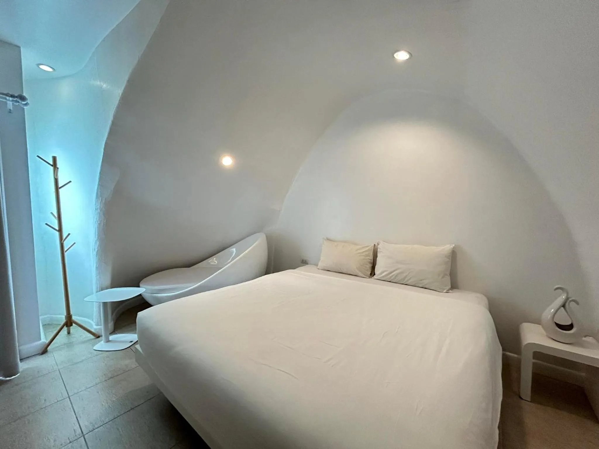 Bed in Benyada Lodge - Surin Beach