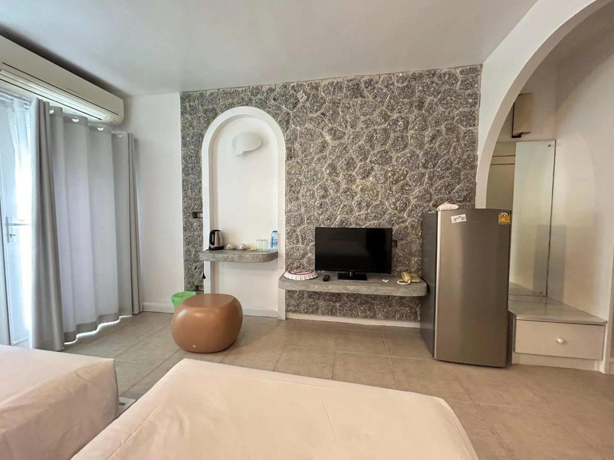 Bed in Benyada Lodge - Surin Beach