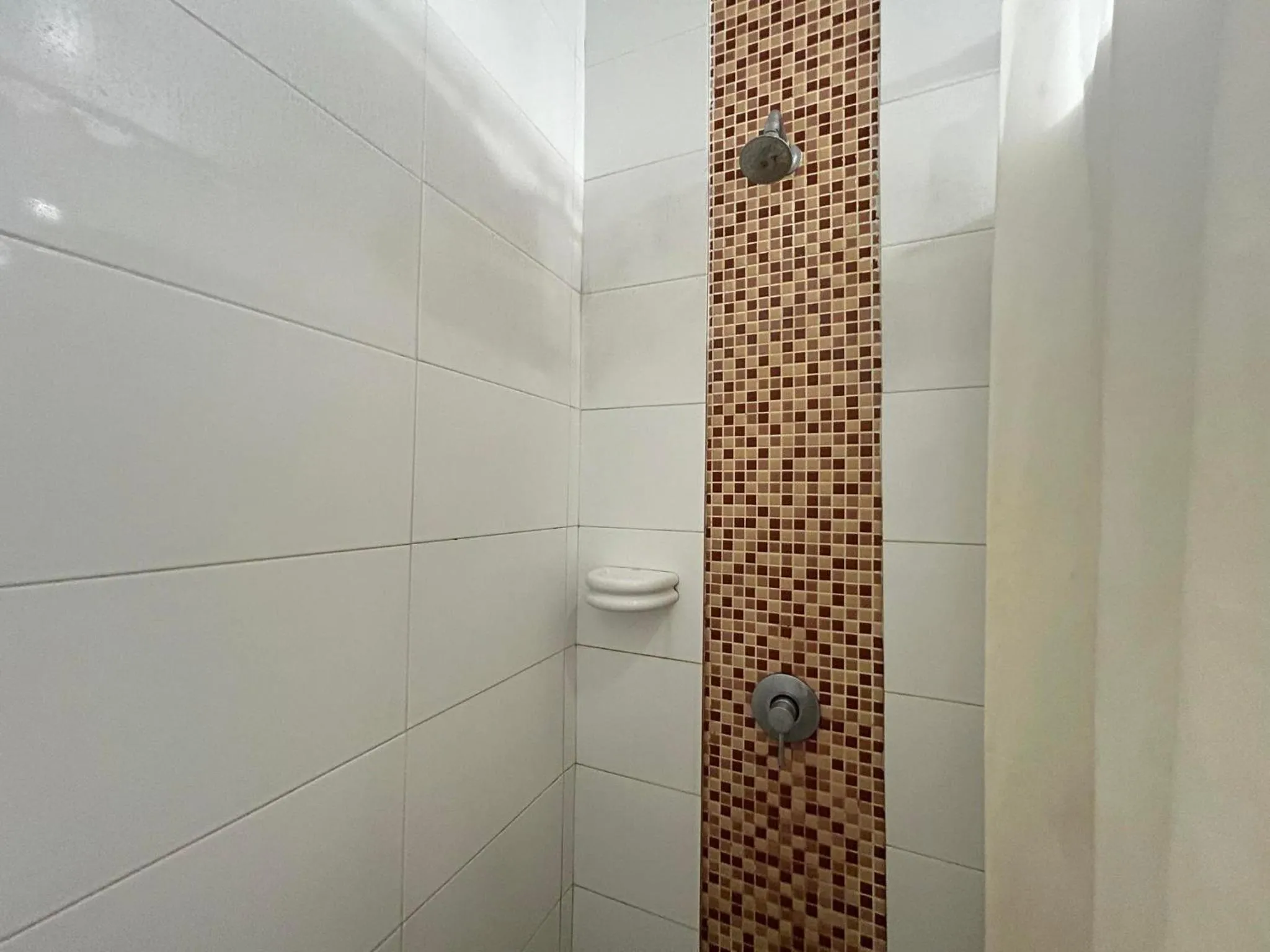 Shower in Benyada Lodge - Surin Beach