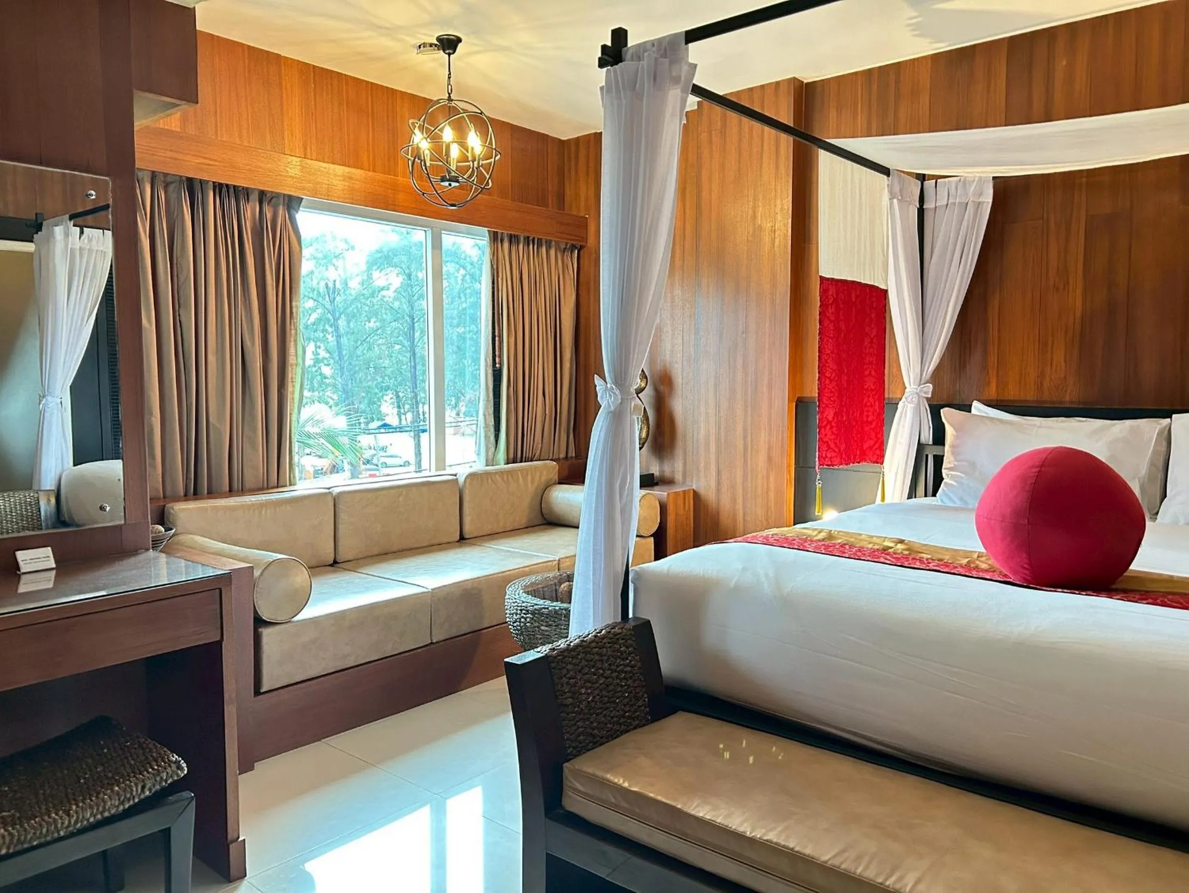 Bed in Benyada Lodge - Surin Beach