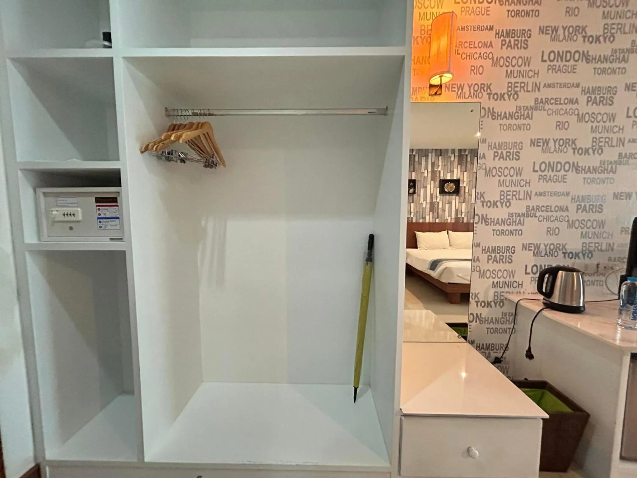 hair dresser in Benyada Lodge - Surin Beach