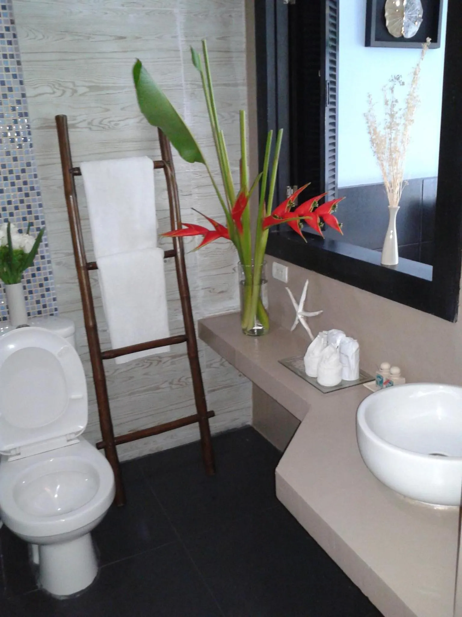 Bathroom in Benyada Lodge - Surin Beach