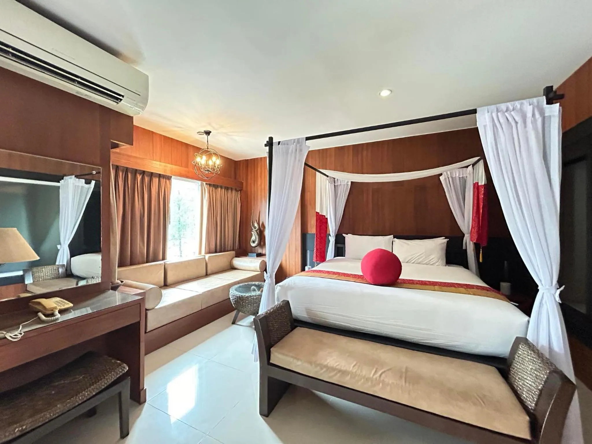 Bed in Benyada Lodge - Surin Beach