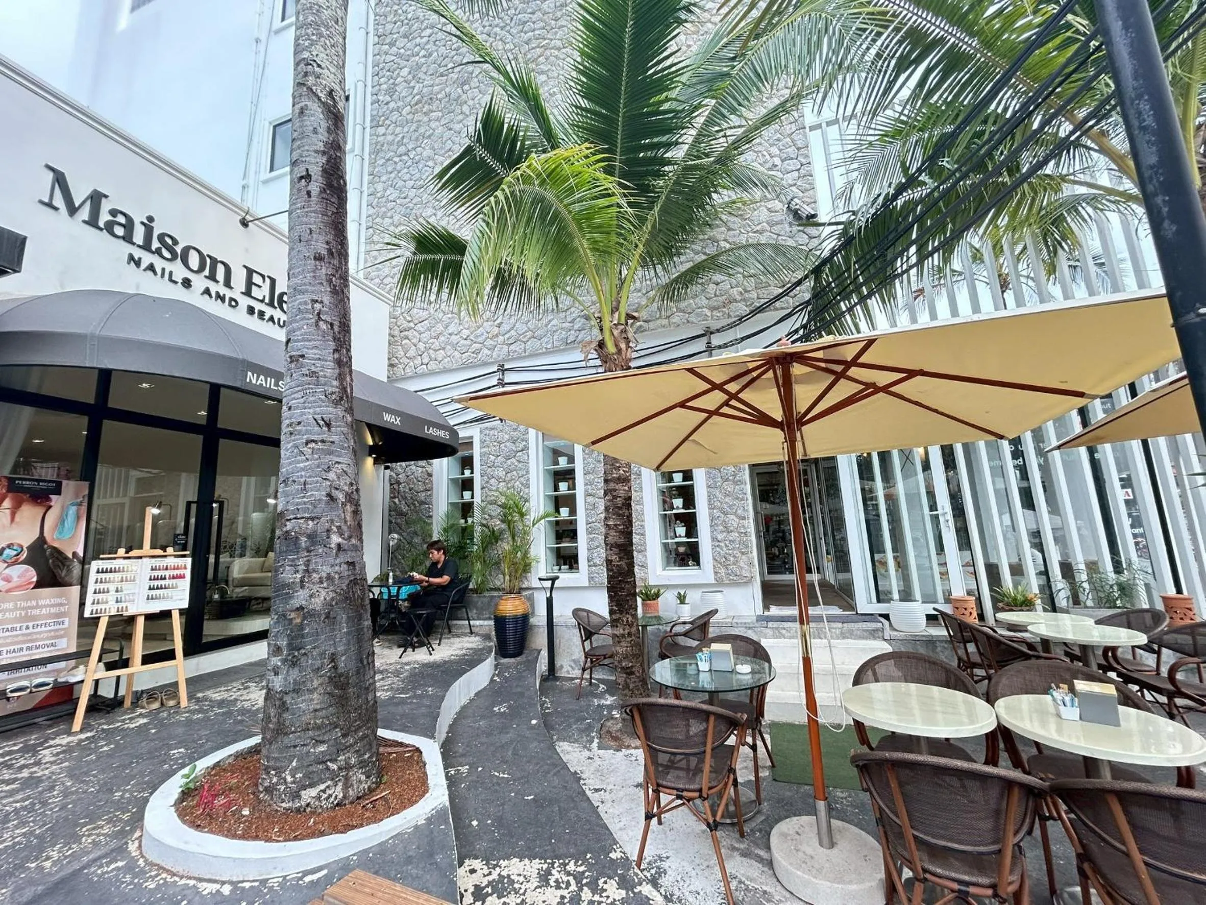 Property building in Benyada Lodge - Surin Beach