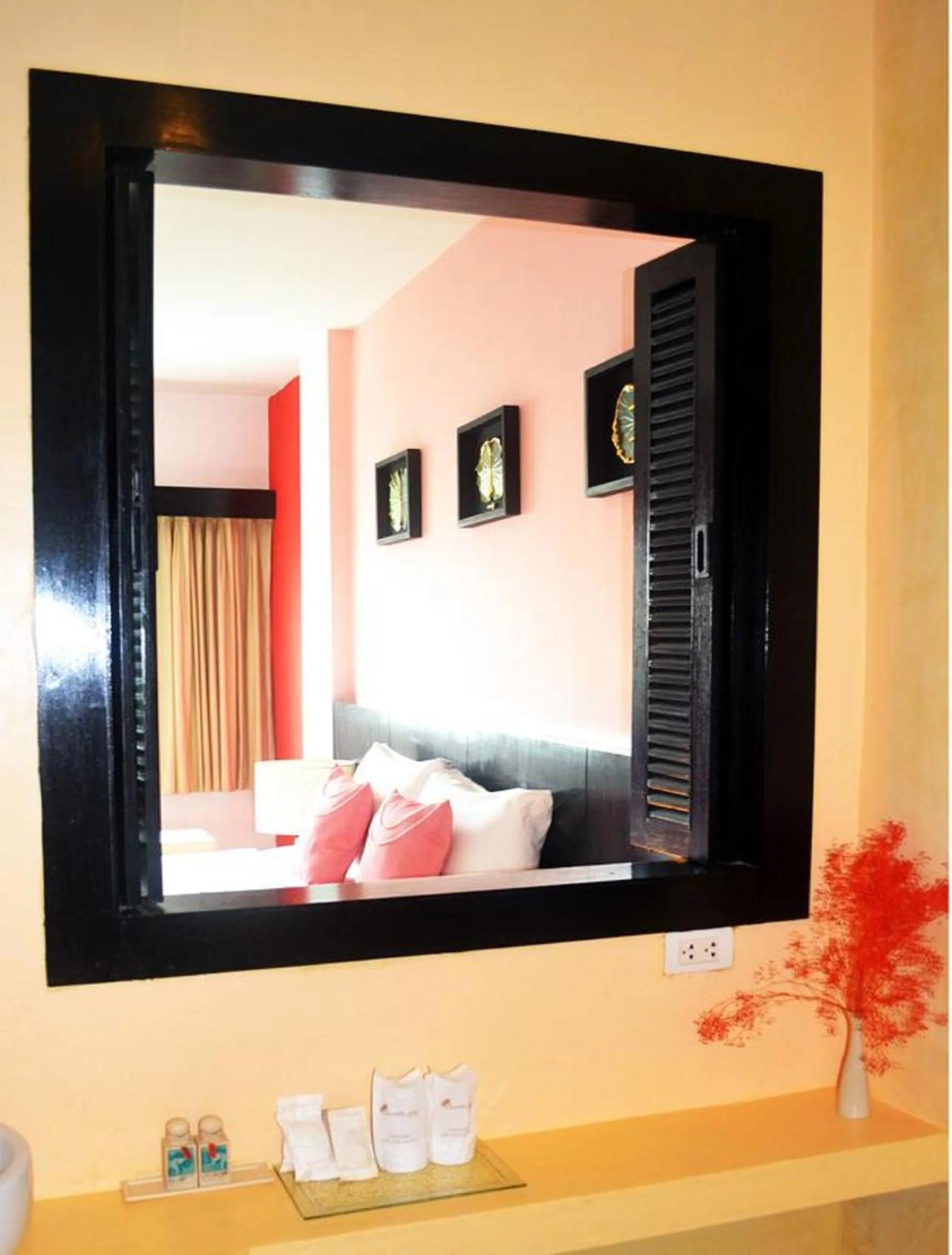 Bedroom, Bed in Benyada Lodge - Surin Beach