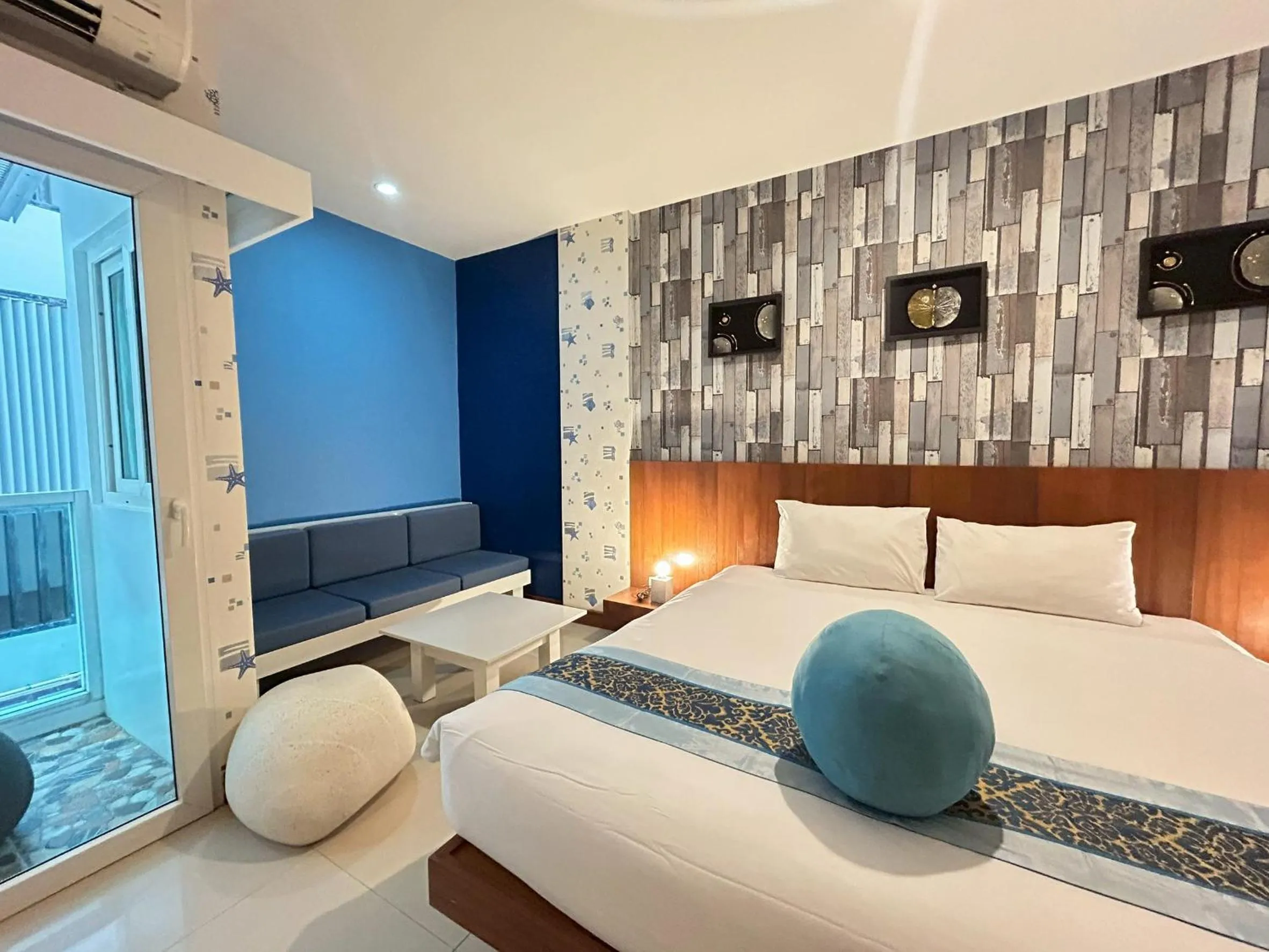 Bed in Benyada Lodge - Surin Beach