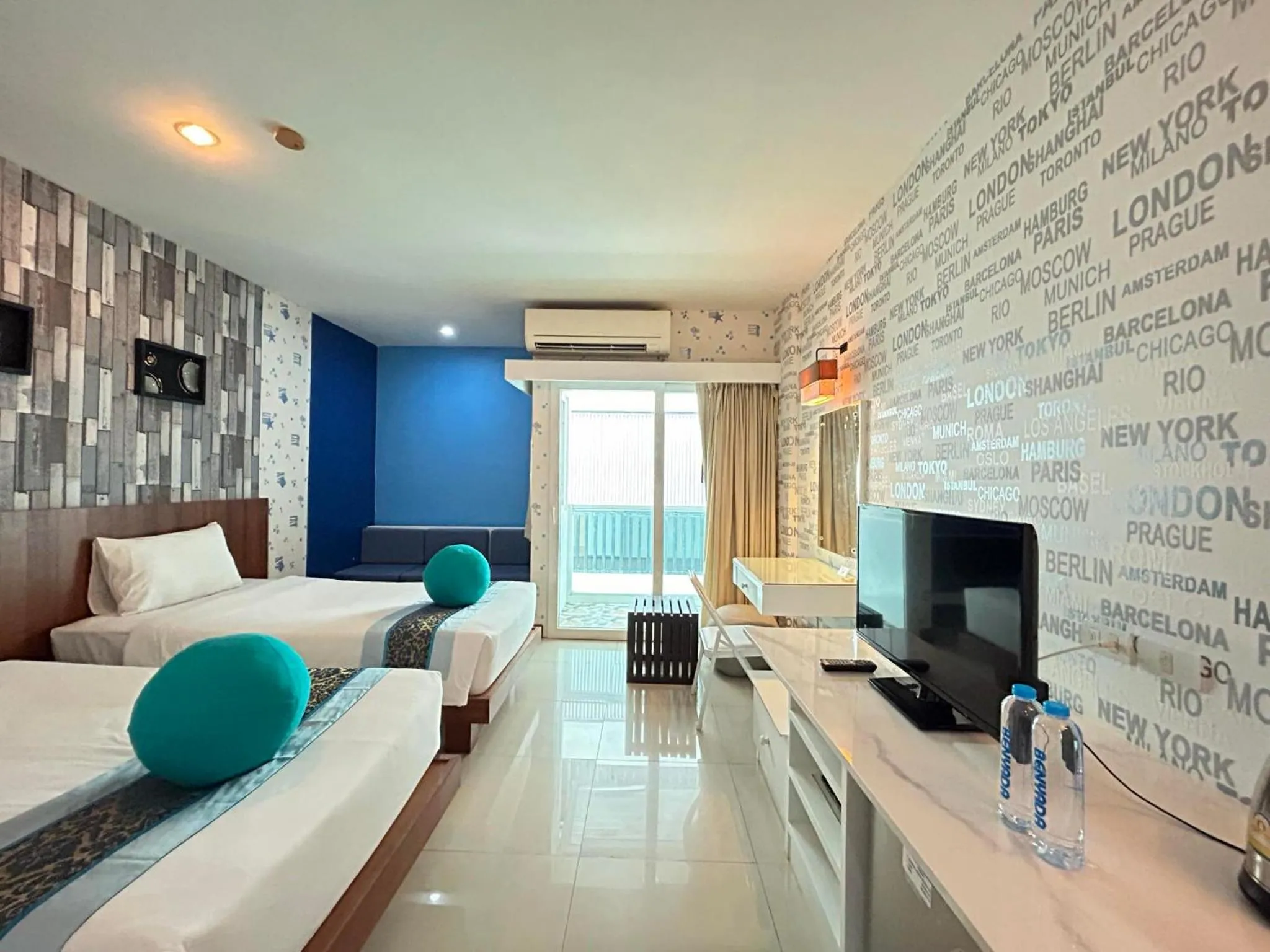 Bed in Benyada Lodge - Surin Beach