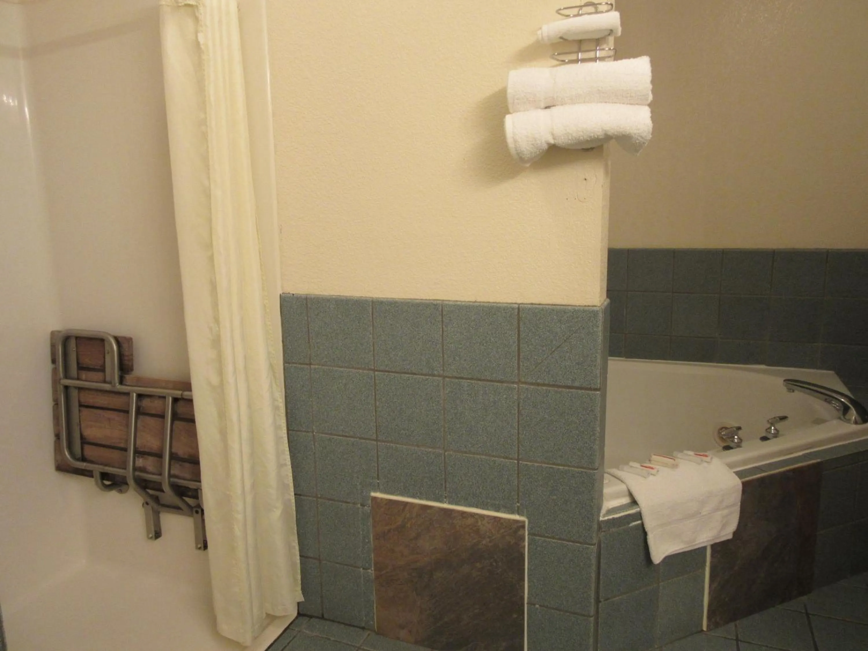 Hot Tub in Howard Johnson by Wyndham Wichita Airport