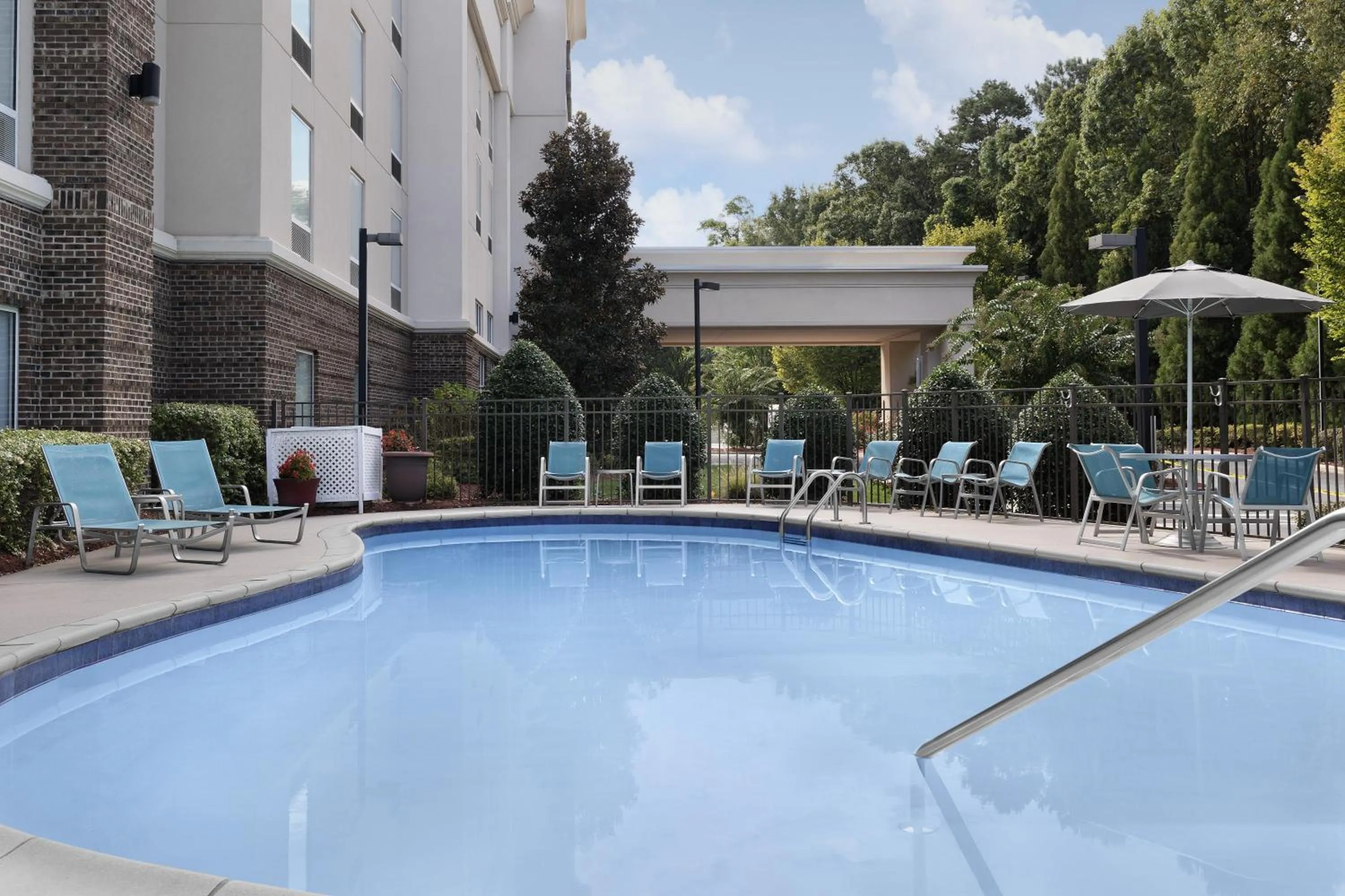 Pool view in Hampton Inn & Suites Huntersville