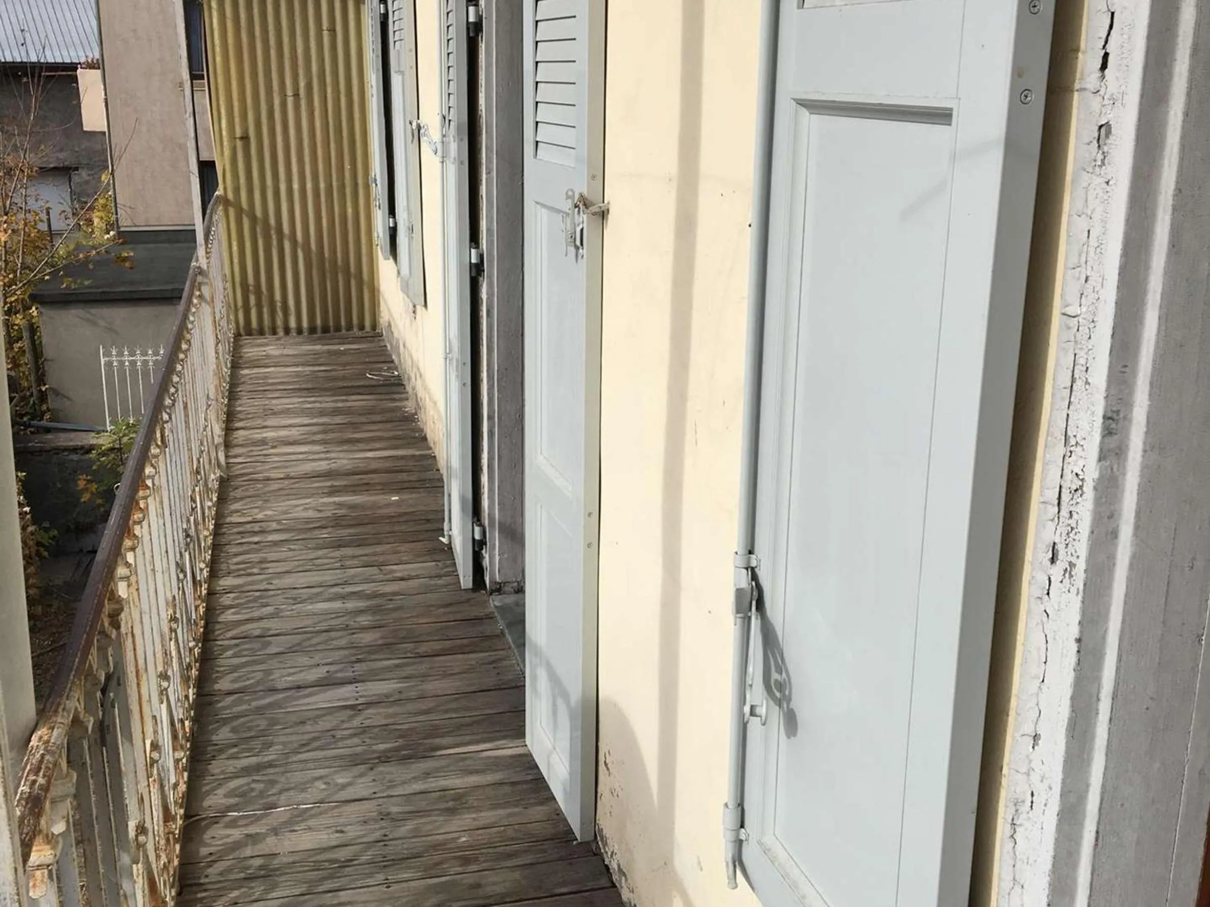 Appartement rénové 3 pièces, proche gare et remontées mécaniques - FR-1-330C-84