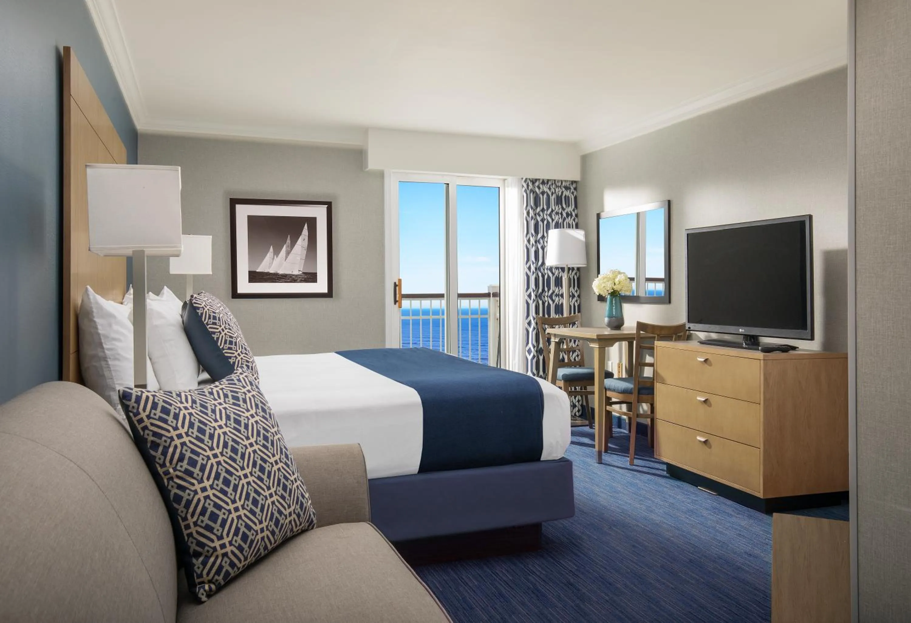 Bed in Nantasket Beach Resort