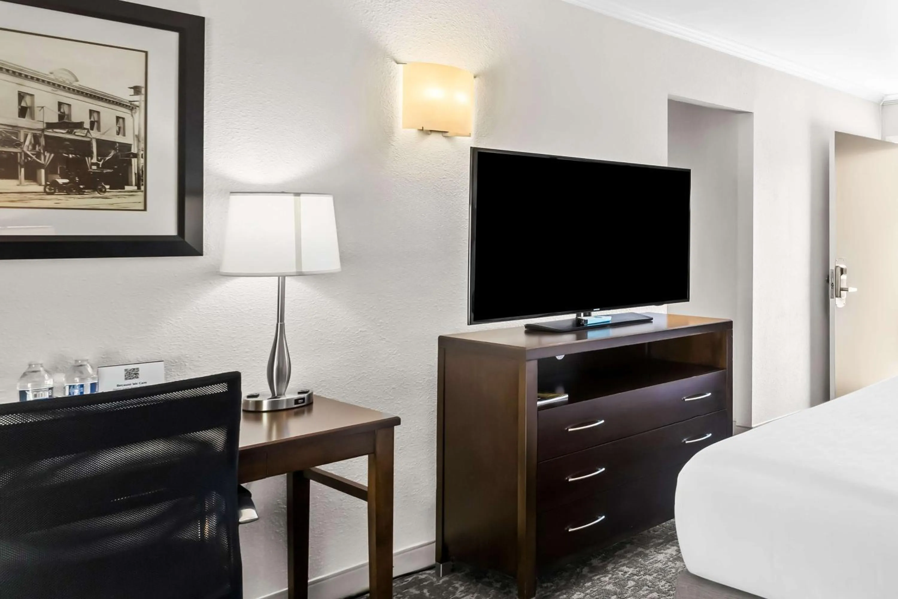 Other, Bed in Best Western Garden Inn