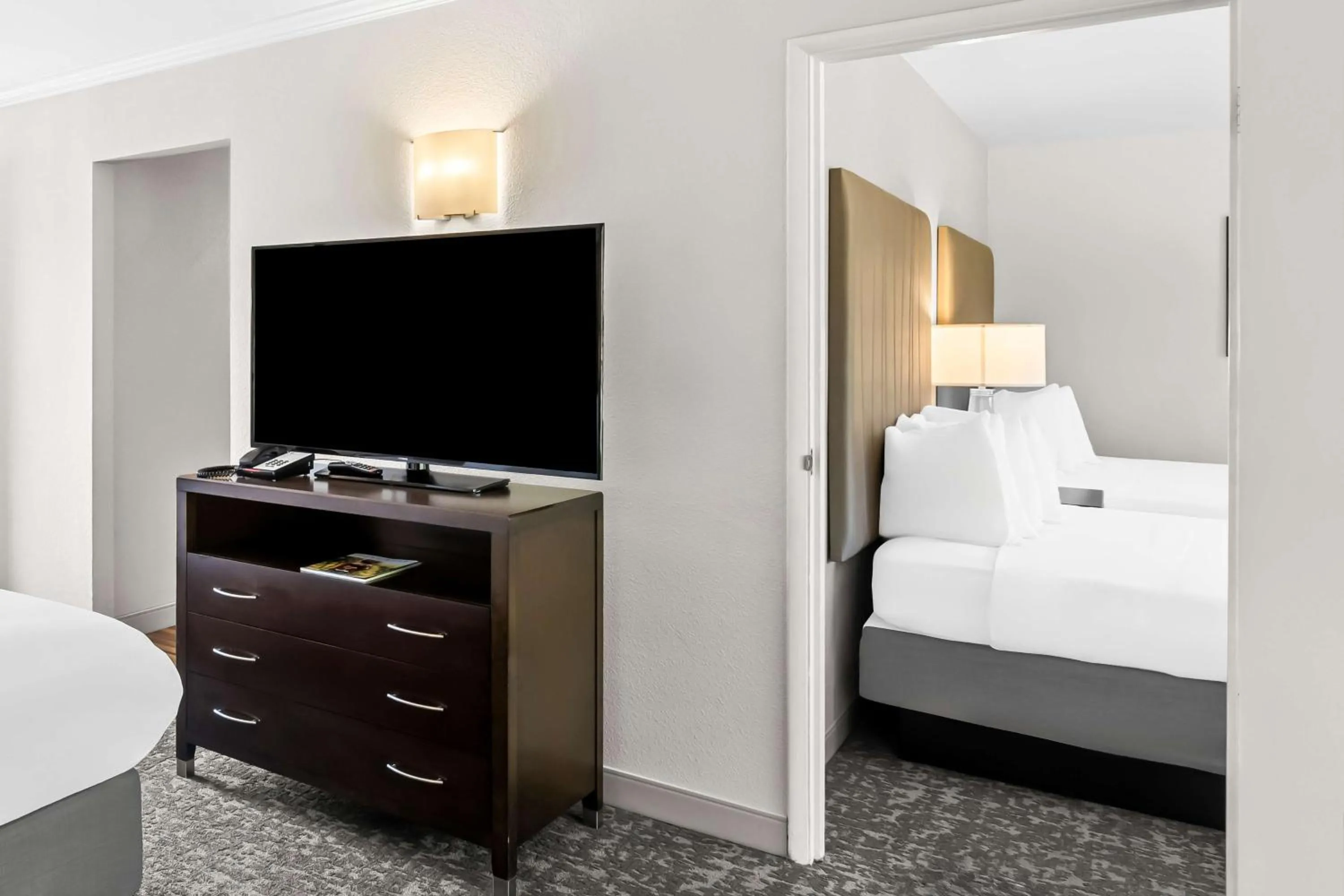 Photo of the whole room, Bed in Best Western Garden Inn