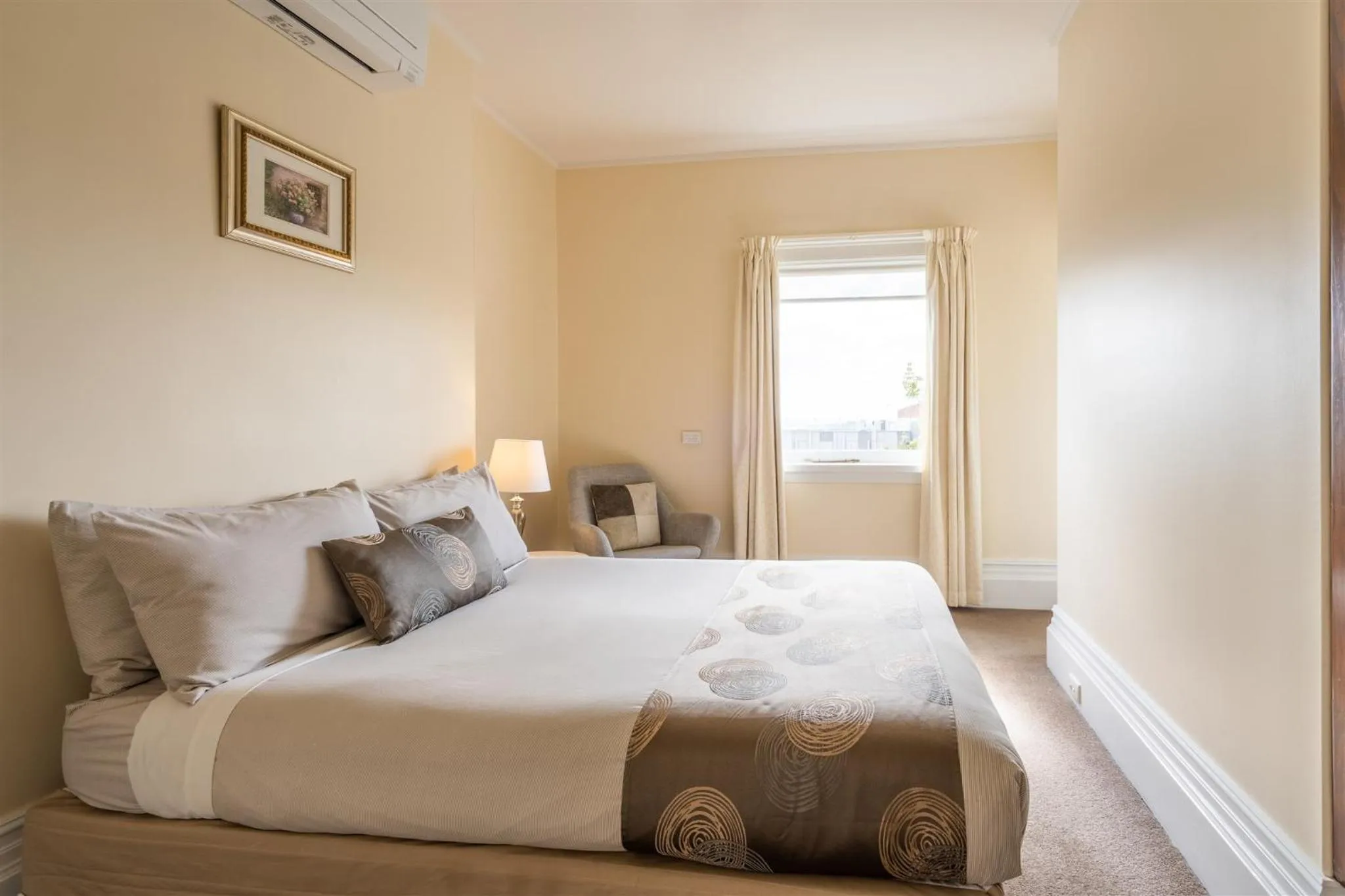 Bed in Waratah On York