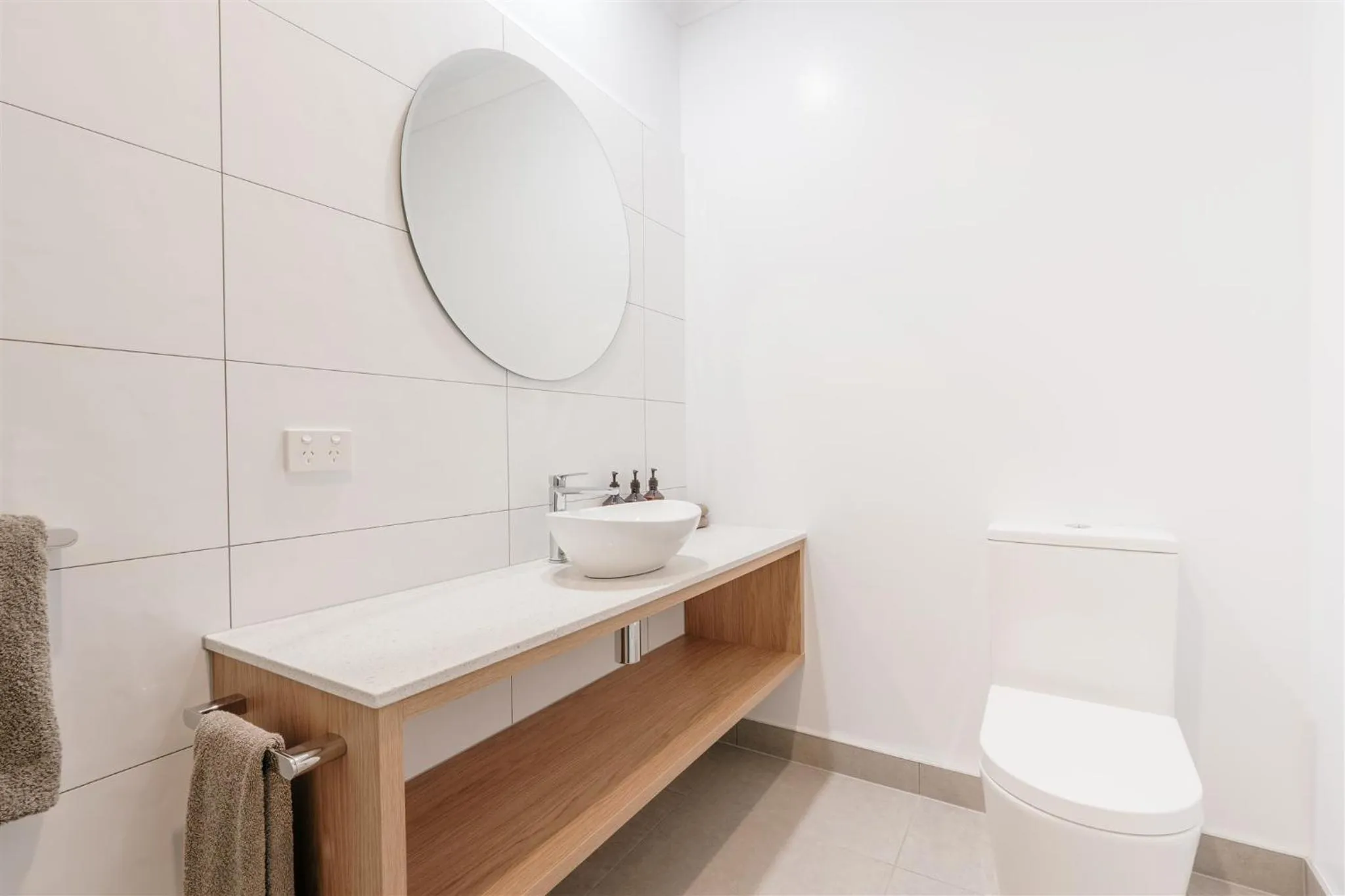 Bathroom in Waratah On York