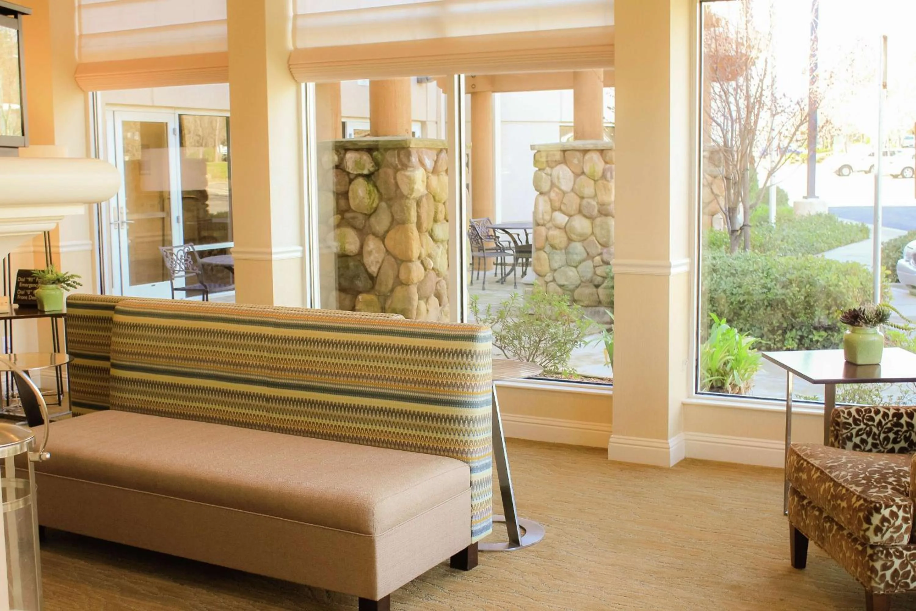 Lobby or reception in Hilton Garden Inn Redding