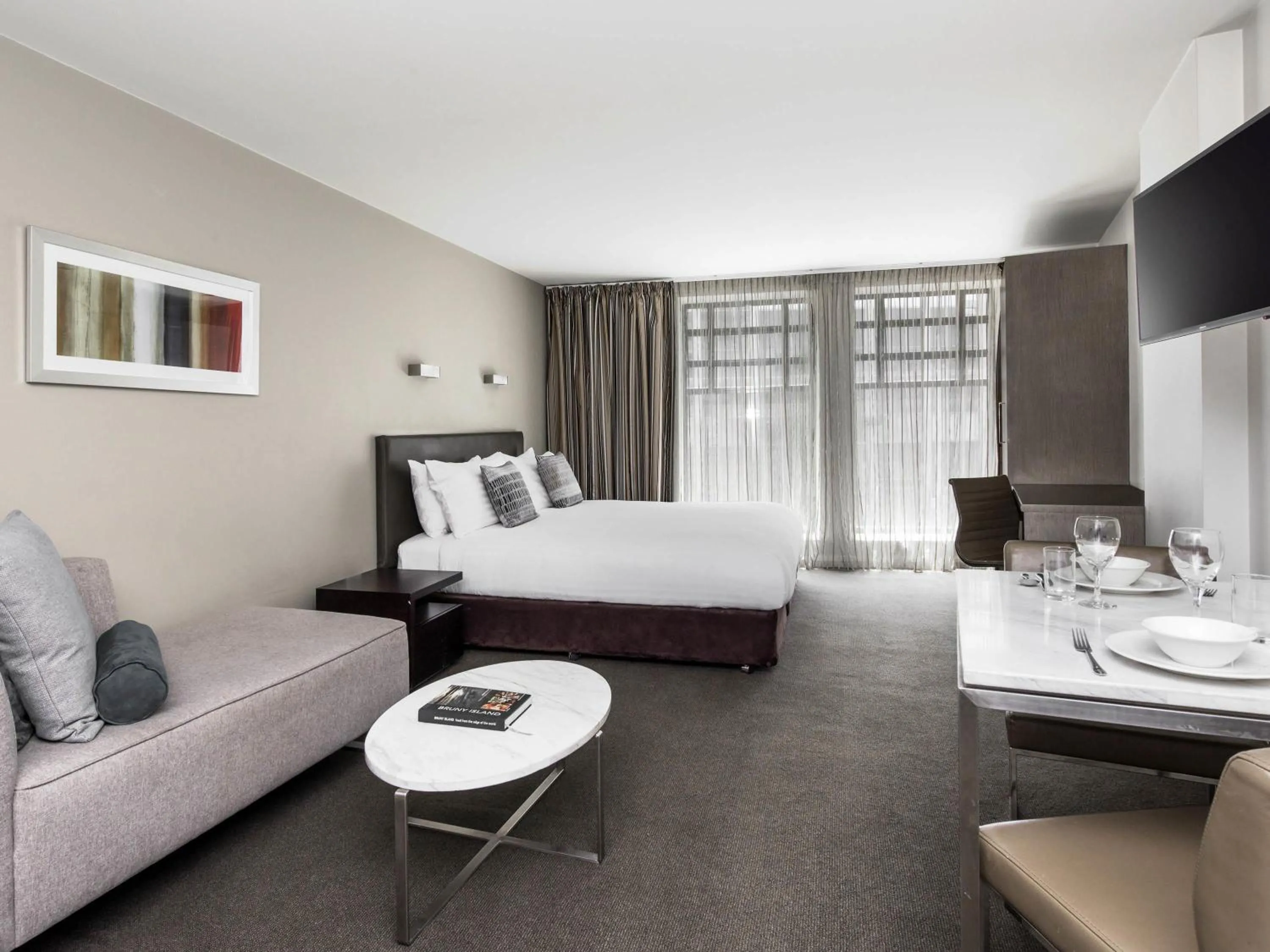 Bedroom, Bed in Mantra Collins Hotel