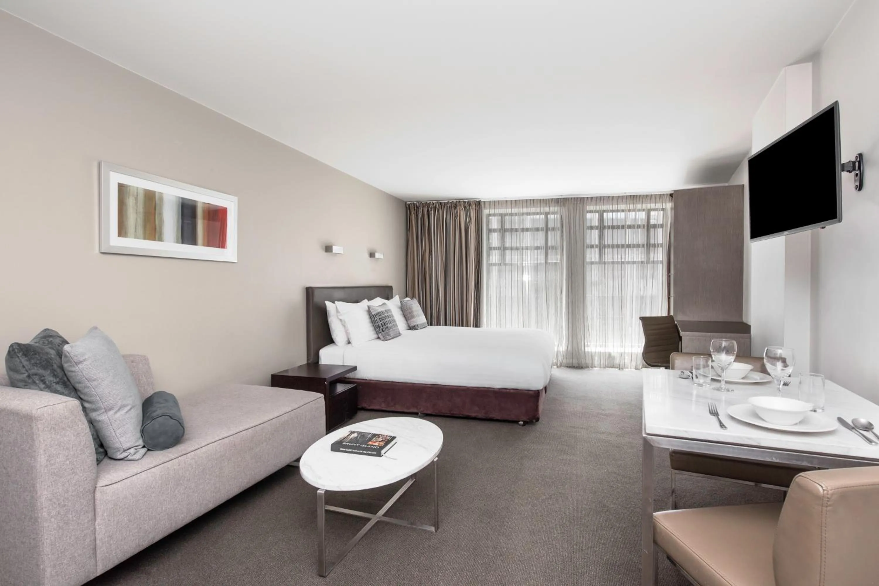 Bedroom, Bed in Mantra Collins Hotel