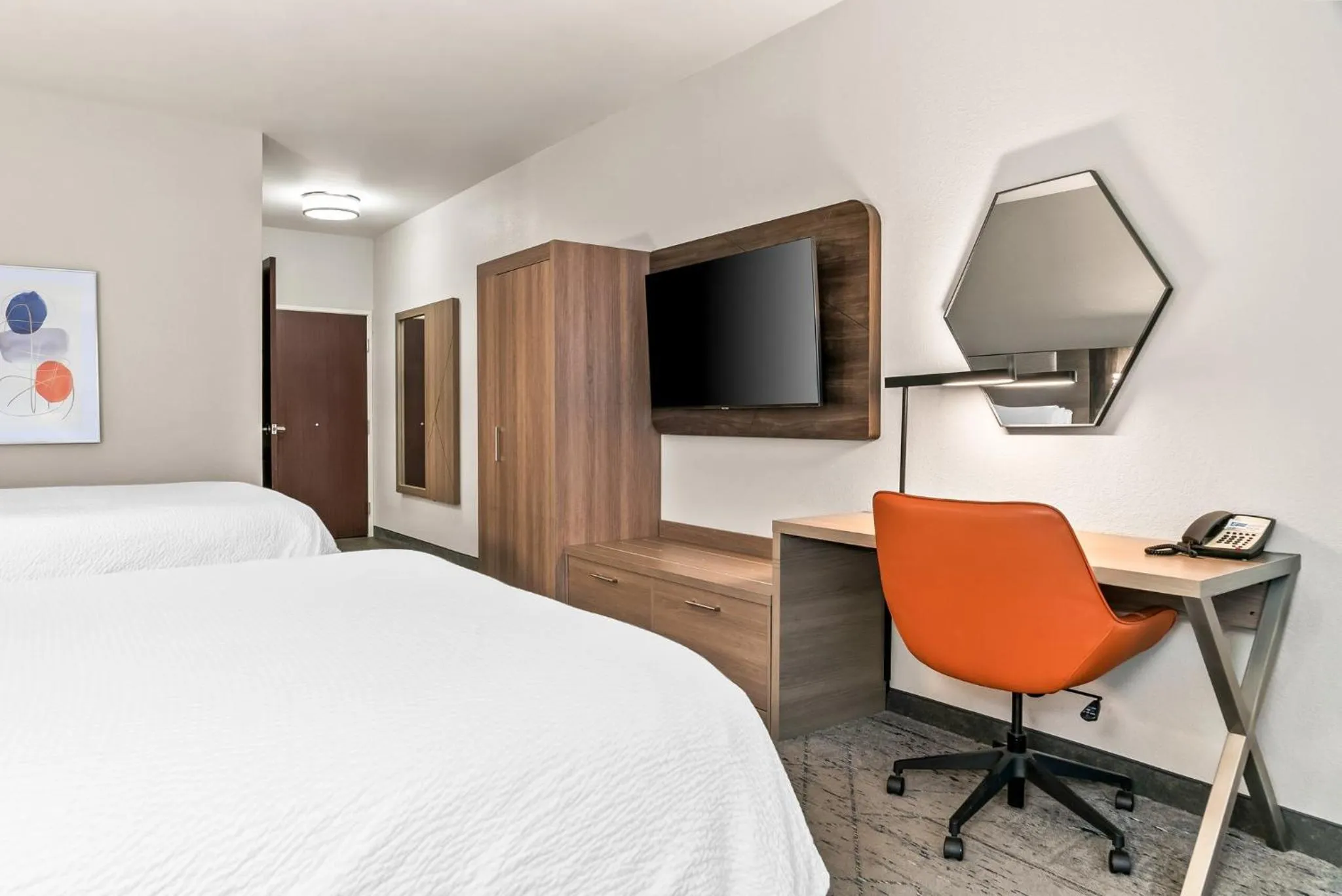 Photo of the whole room, Bed in Holiday Inn Express Lapeer by IHG