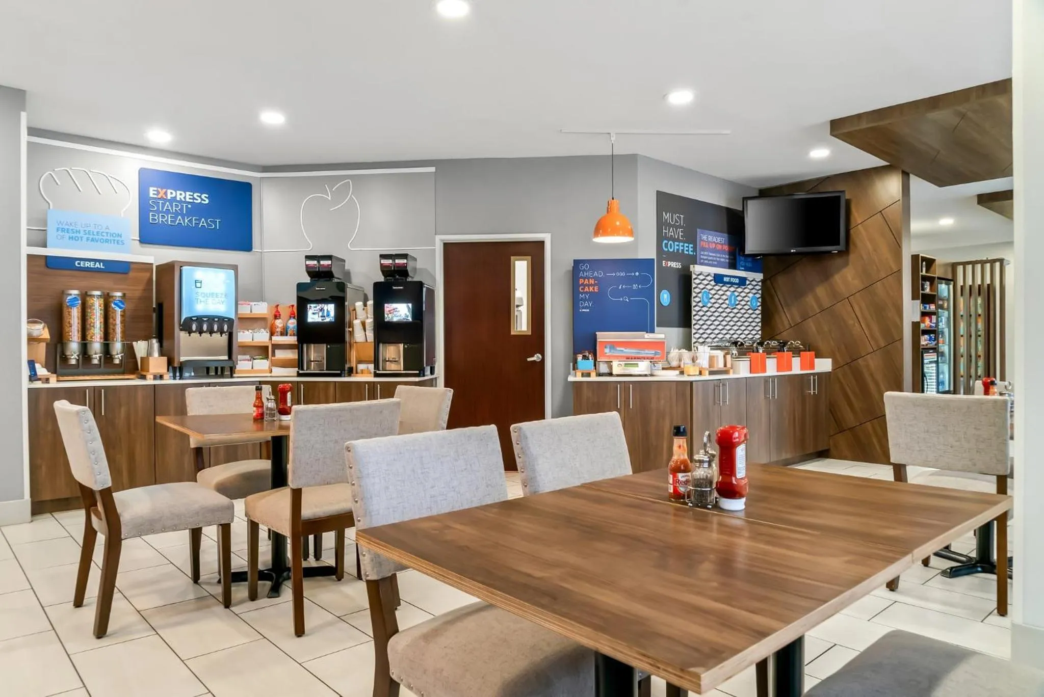 Breakfast in Holiday Inn Express Lapeer by IHG