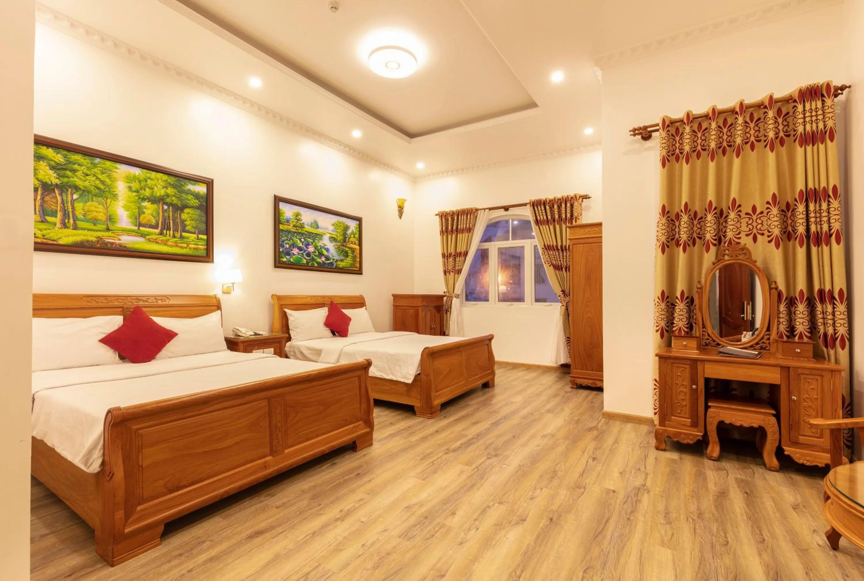 Photo of the whole room, Bed in Dragon King 1 Hotel