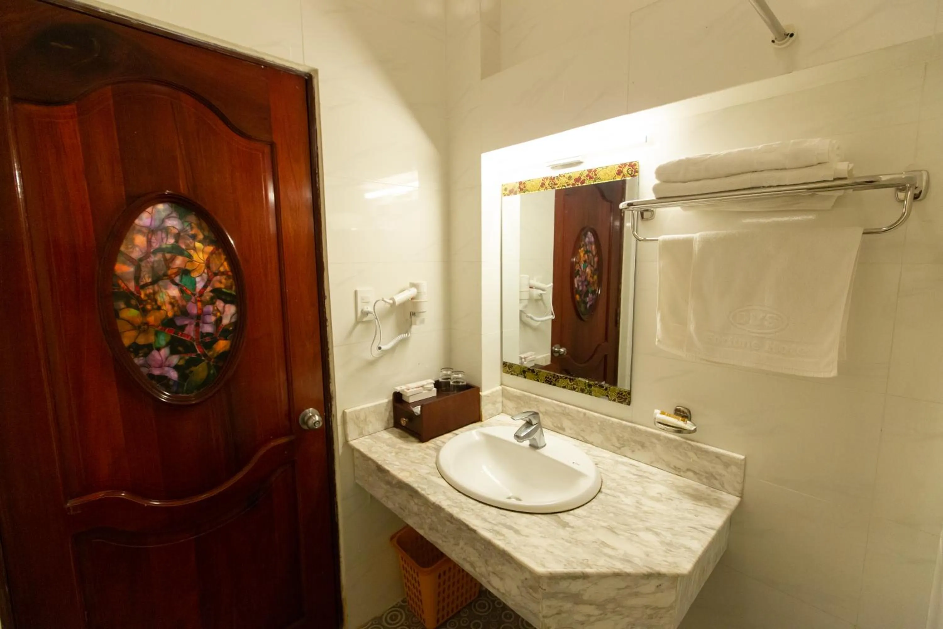 Bathroom in Dragon King 1 Hotel