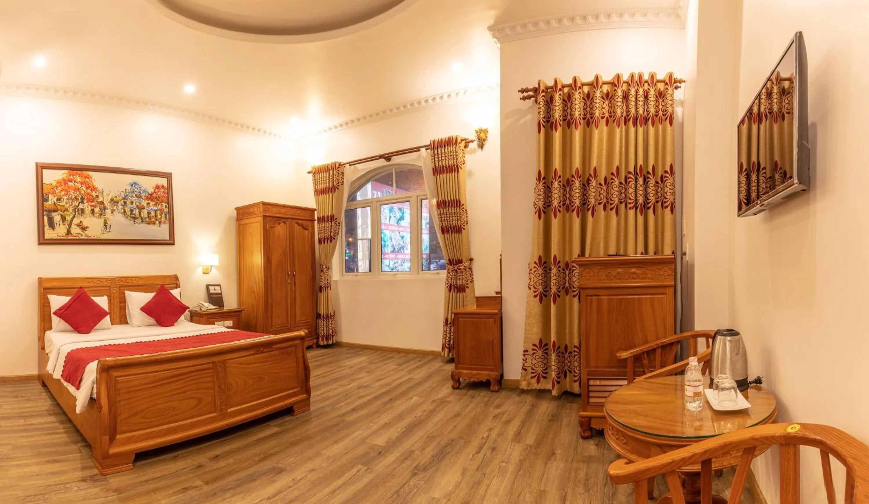 Photo of the whole room, Bed in Dragon King 1 Hotel