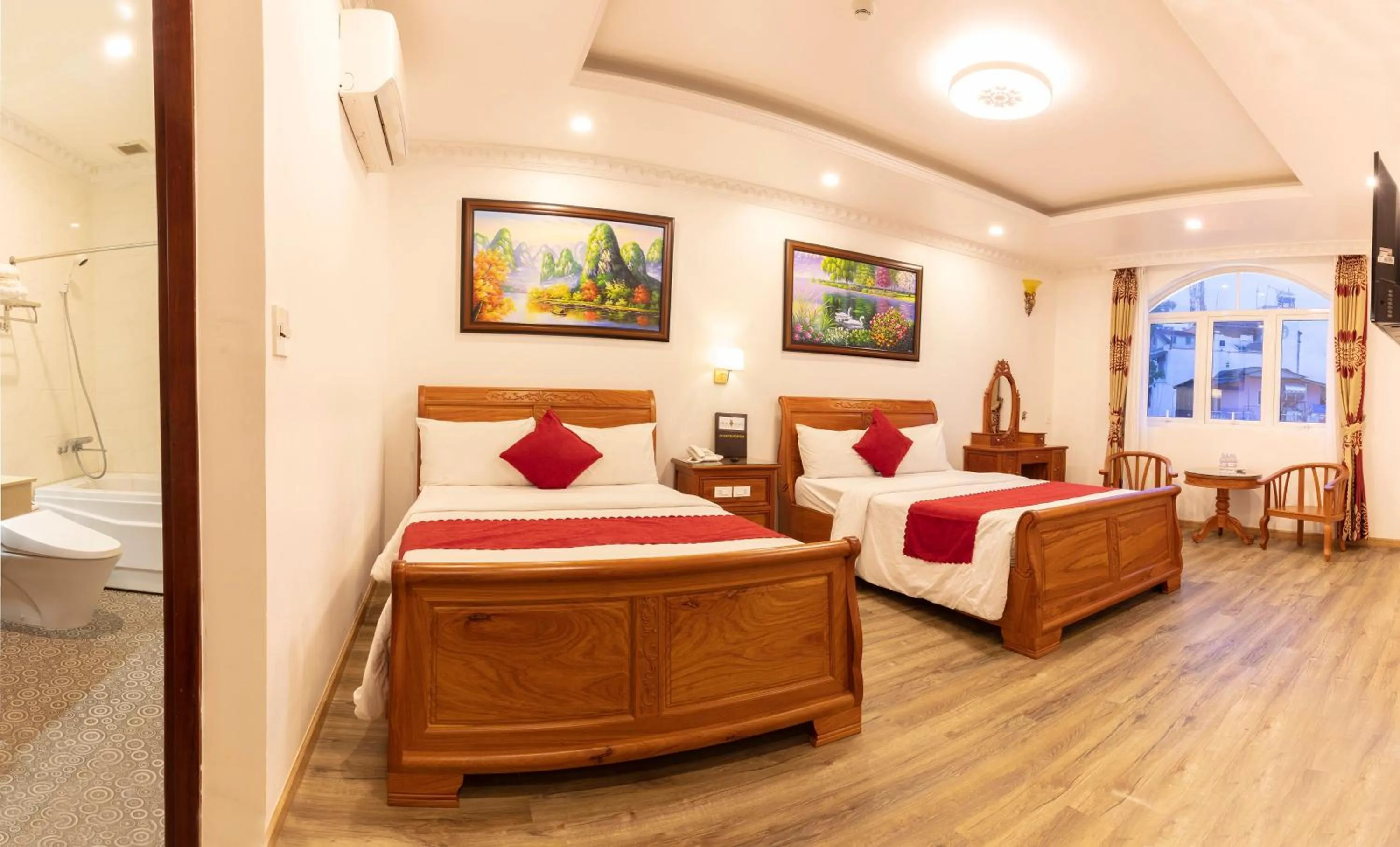 Bed in Dragon King 1 Hotel