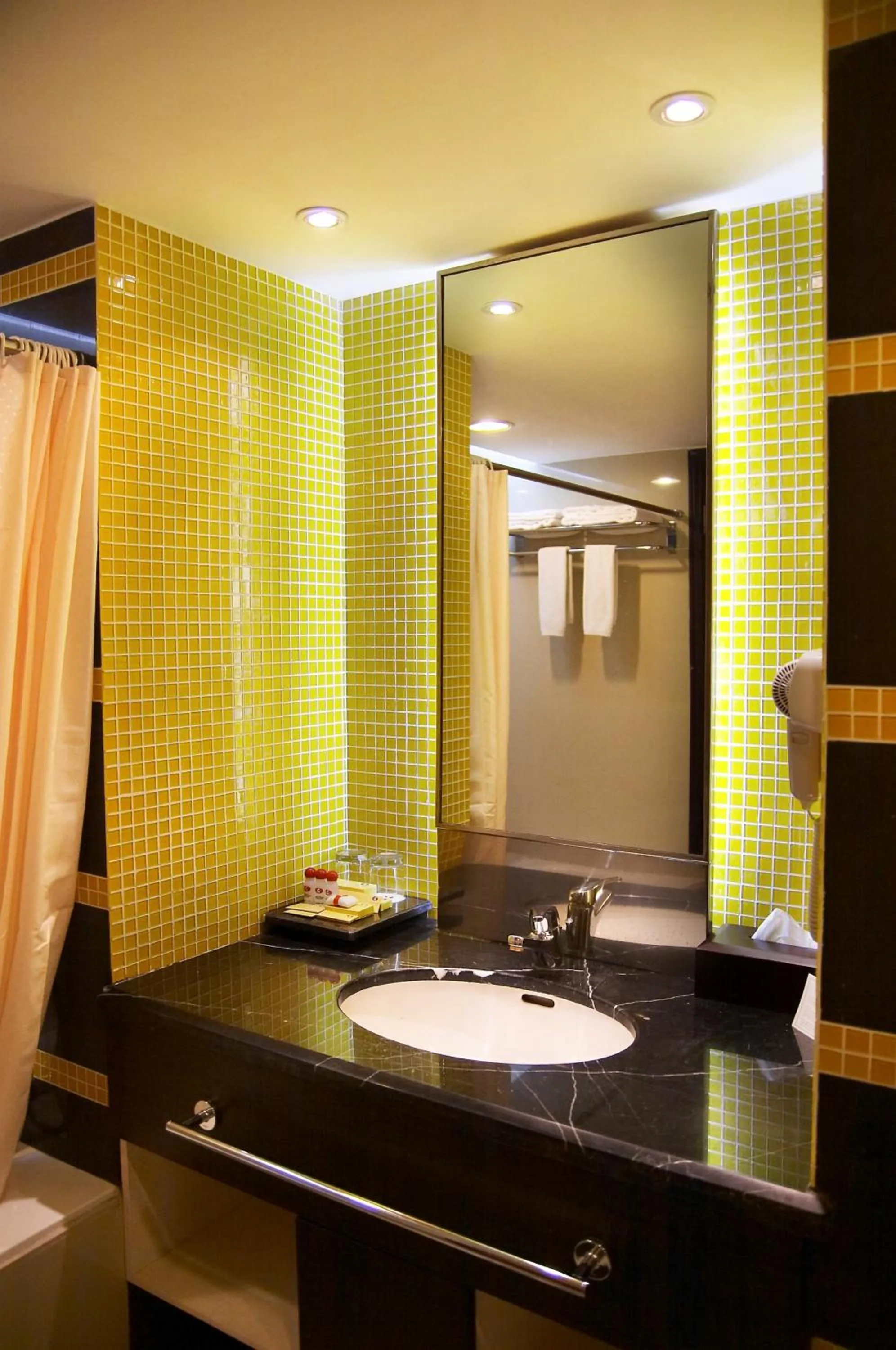 Bathroom in Hotel Gran Puri Manado