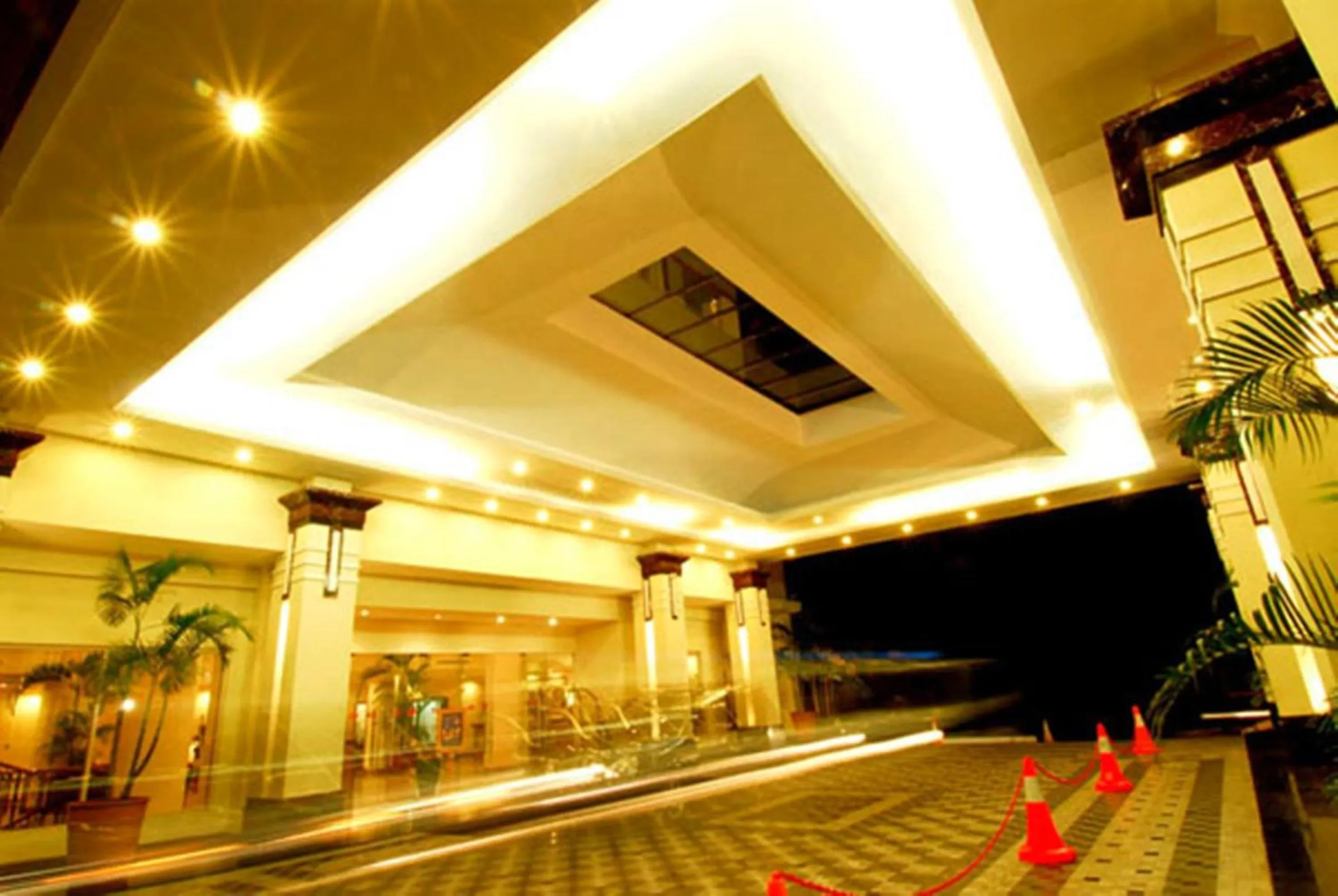 Facade/entrance in Hotel Gran Puri Manado